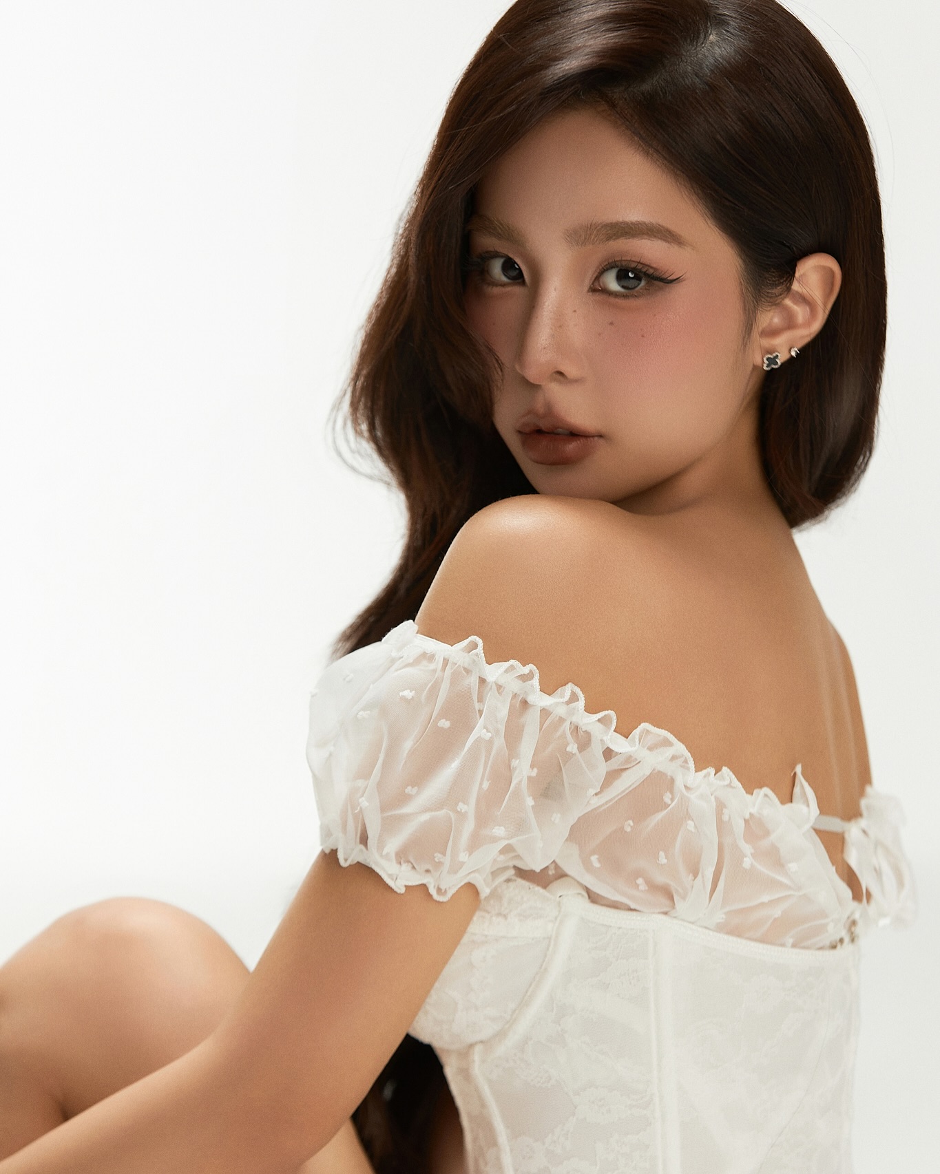 Tammy Phạm bất ngờ xuất hiện với