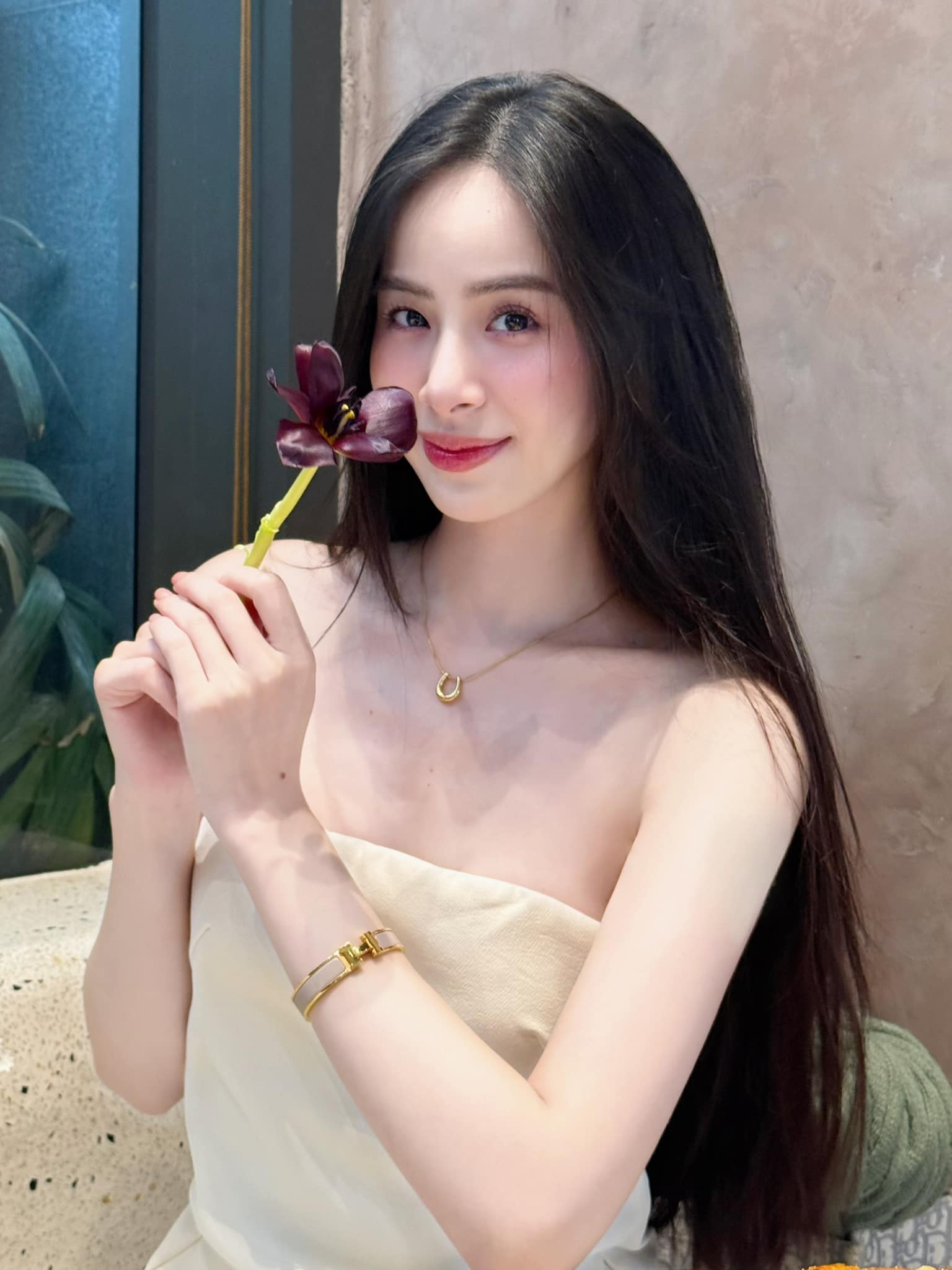 "Kim Tae Hee Việt Nam" quen chồng thiếu gia chỉ 1 tháng sau khi chia tay mối tình 3 năm với nam vương Vbiz? 48884714117210512121512595964151279234494666n 17491366102571477799626 1749170877483 1749170877724693994303