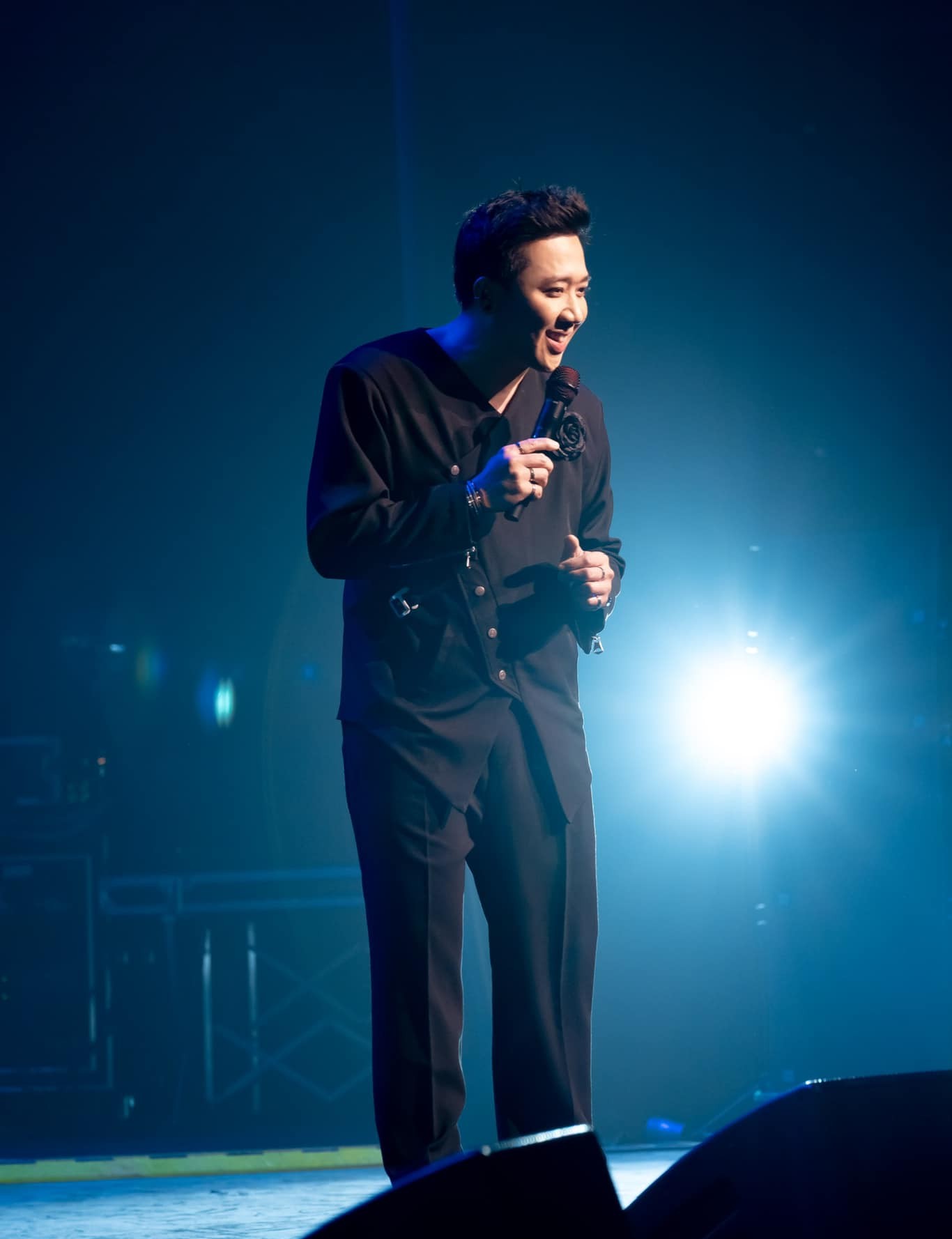 Vbiz có sao hạng A càng bị ghét cát-xê càng cao: Gia tài hơn 1700 tỷ, quyền lực đến mức không ai dám phản đối- Ảnh 4.