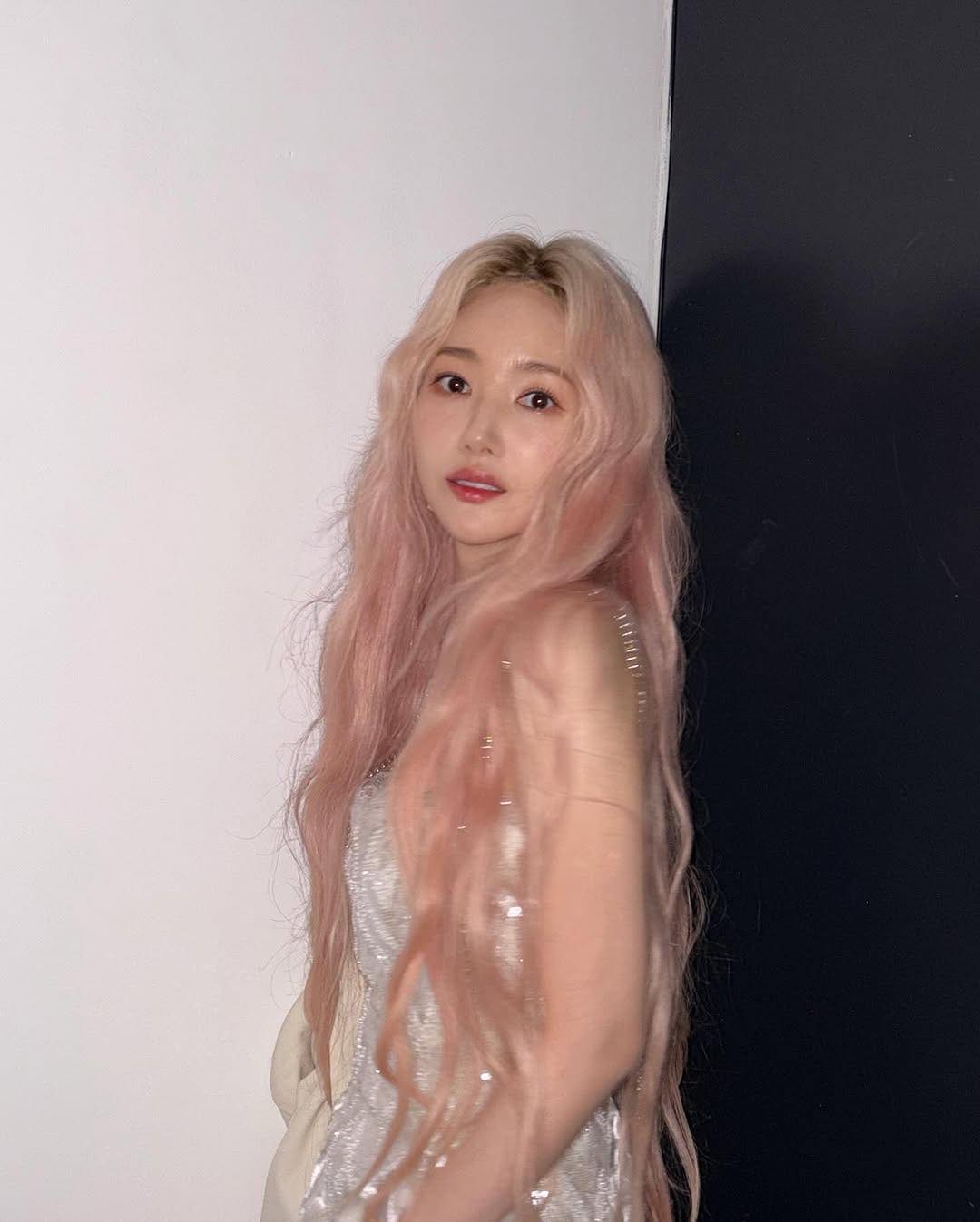 Nhan sắc đẹp chấn động của Park Min Young, công chúa tóc mây có thật ngoài đời!- Ảnh 2.