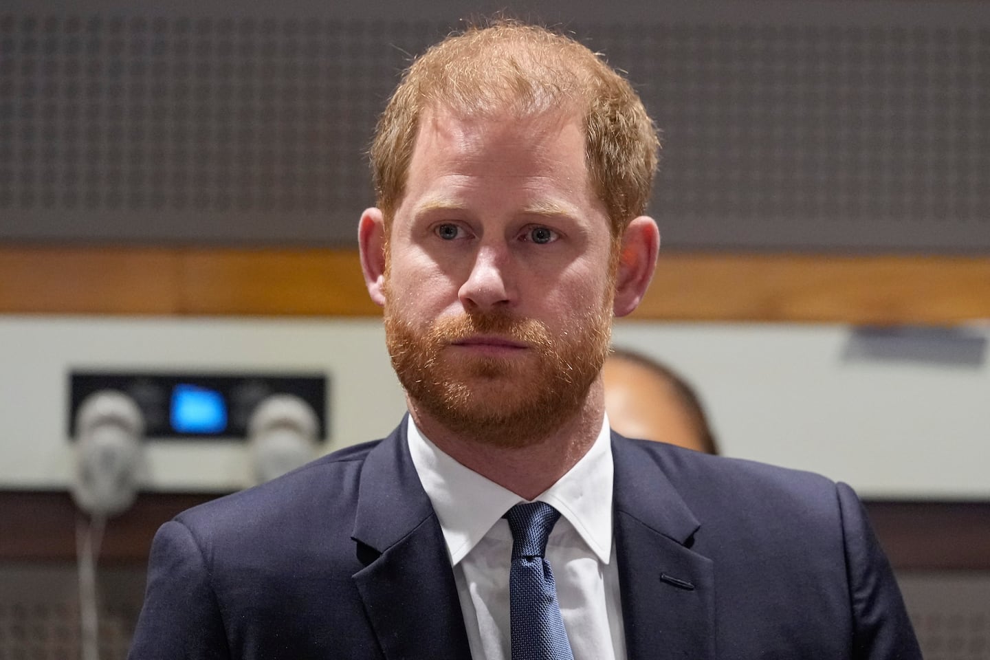 Harry “rối bời” và khao khát sống tách biệt Meghan: “Anh ấy chỉ muốn được là chính mình”- Ảnh 1.