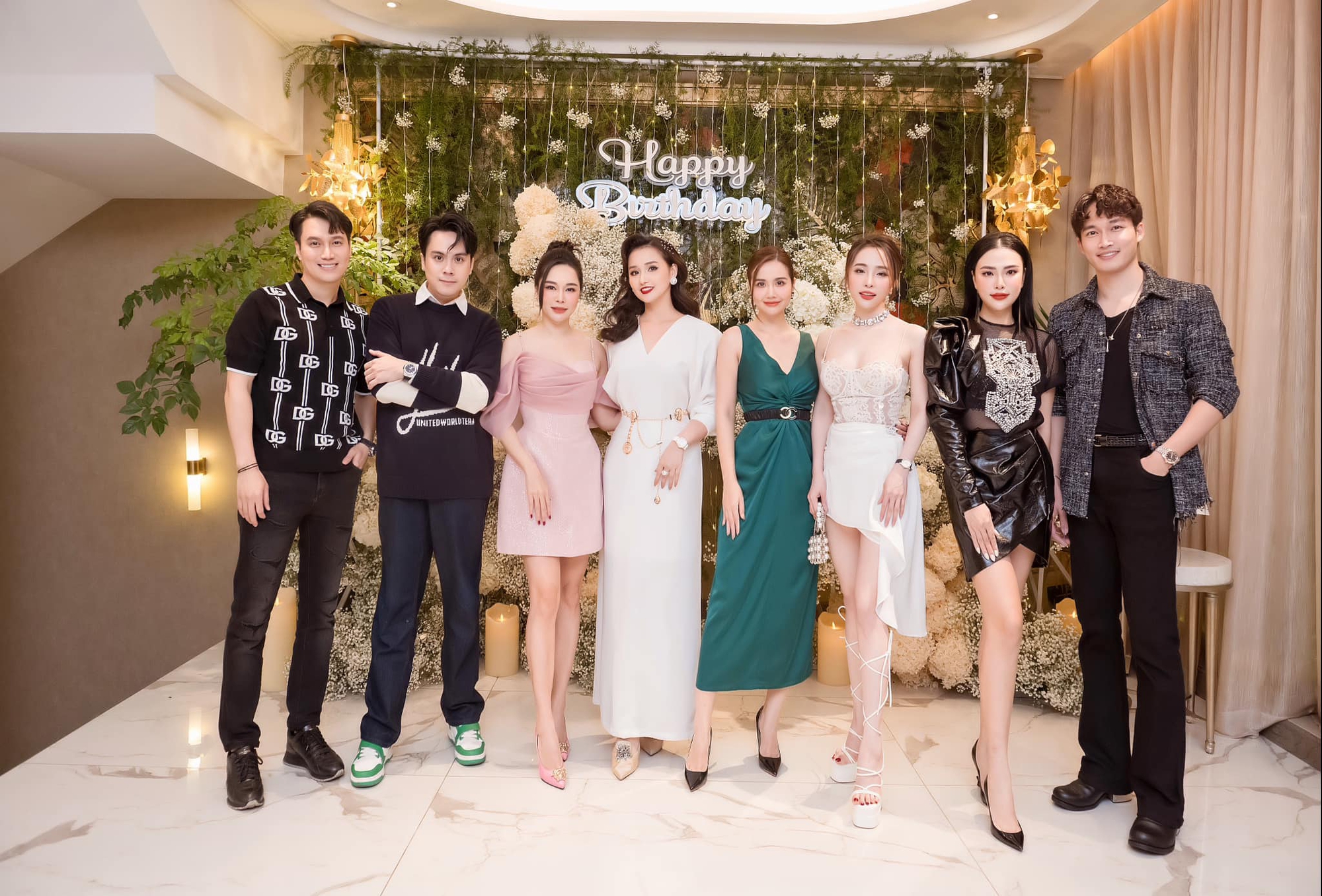 Dàn sao khủng dự kiến đổ bộ đám cưới Đình Tú và hot girl kém 5 tuổi, hội phù rể như này thì