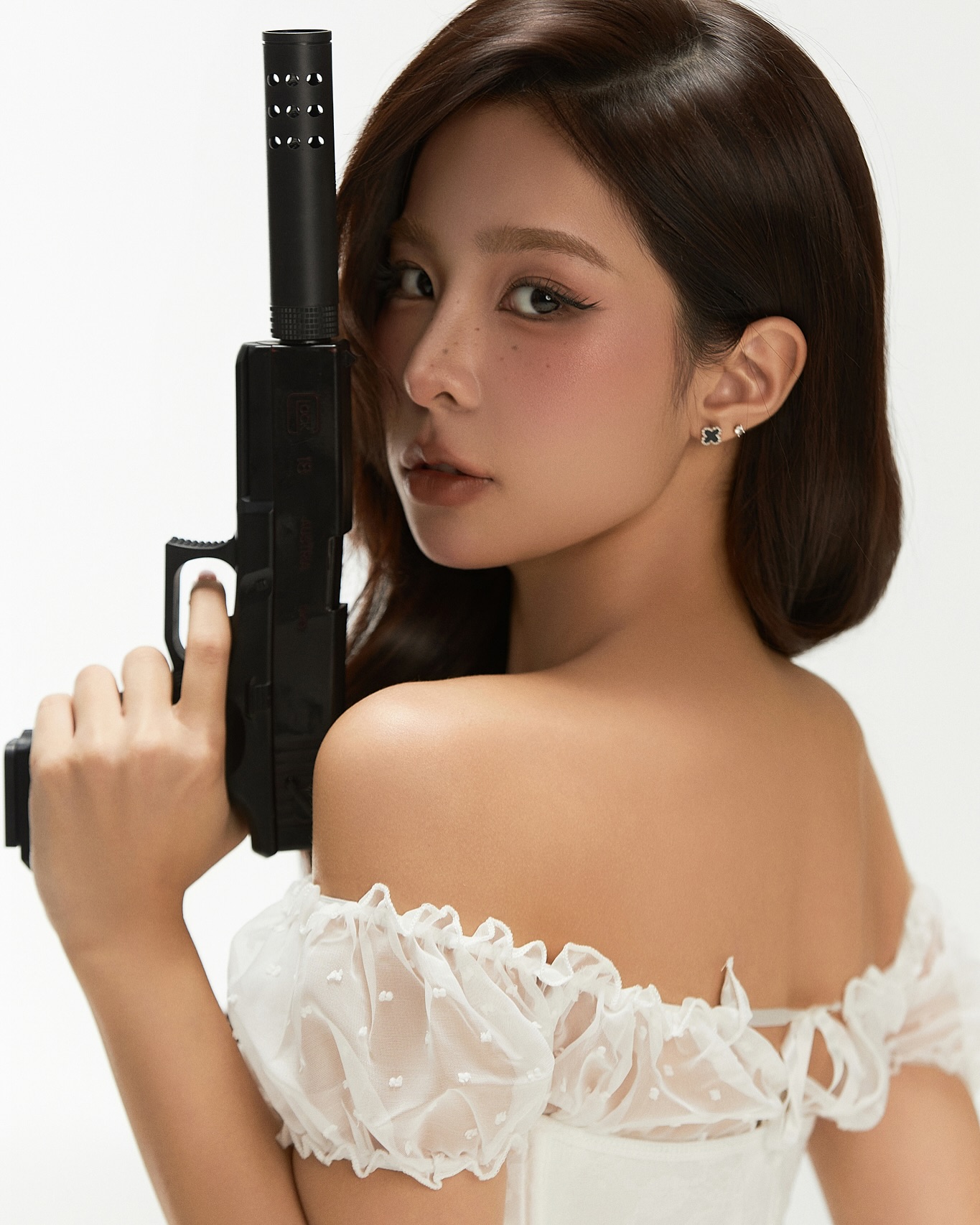 Tammy Phạm bất ngờ xuất hiện với