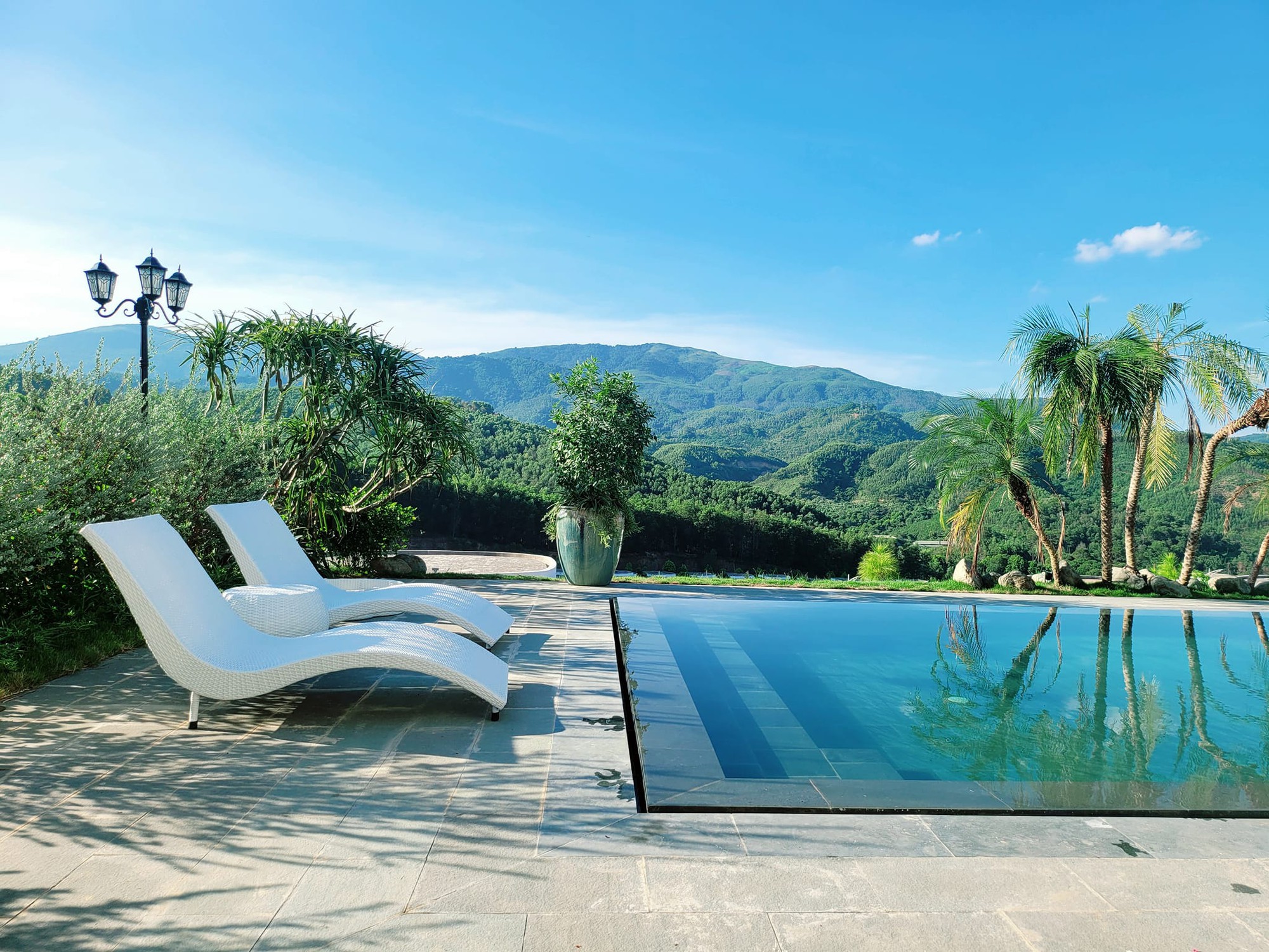 Ngoại hình của nam nghệ sĩ hào hoa, yêu vợ bậc nhất showbiz, có nhà từ Hà Nội đến Hưng Yên, Phú Thọ- Ảnh 13. Ngoại hình của nam nghệ sĩ hào hoa, yêu vợ bậc nhất showbiz, có nhà từ Hà Nội đến Hưng Yên, Phú Thọ- Ảnh 13.