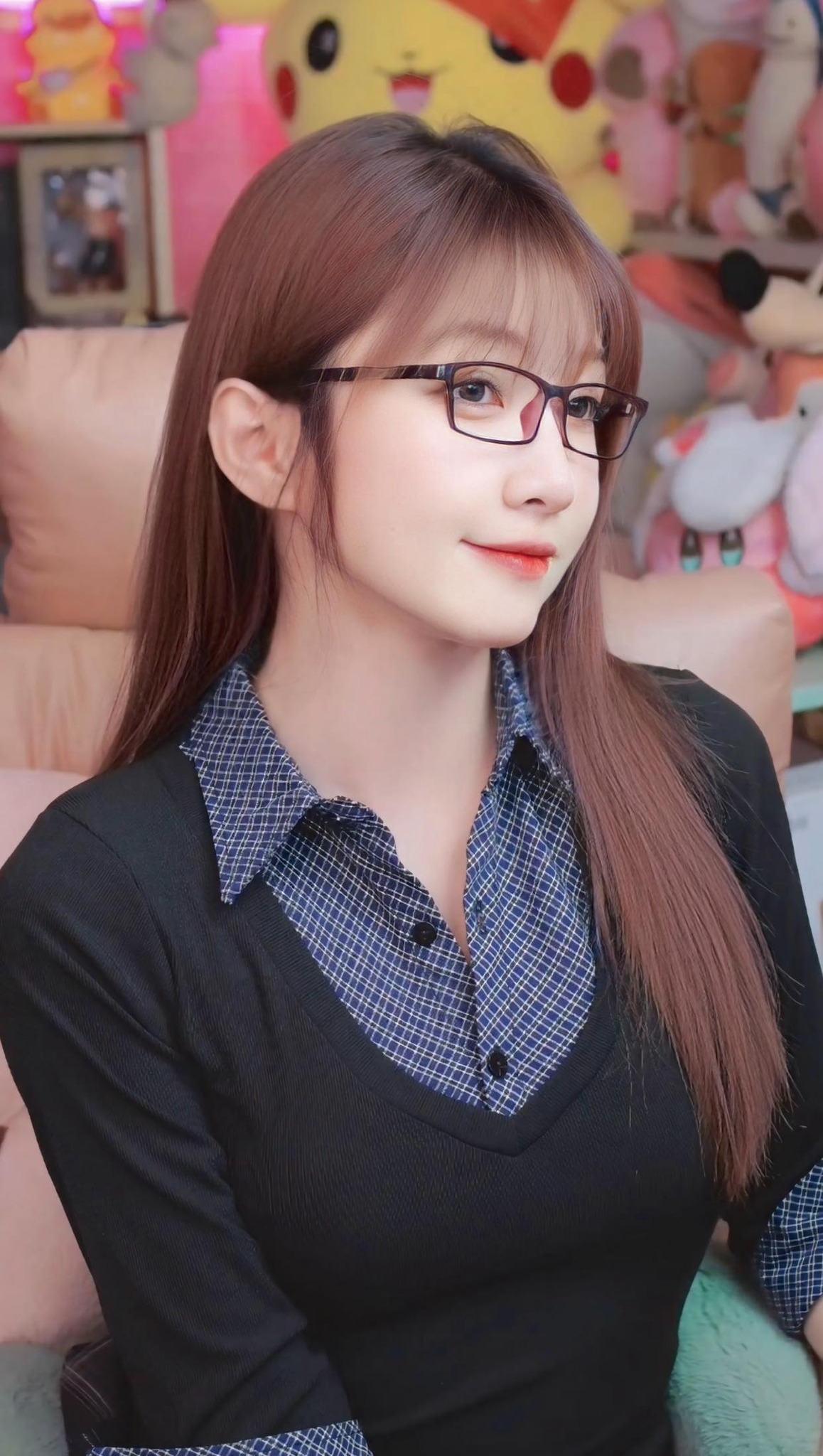 Như Hexi thả dáng khoe đôi chân ngọc ngà, fan phải thốt lên vì độ bạo của nữ streamer- Ảnh 1. Như Hexi thả dáng khoe đôi chân ngọc ngà, fan phải thốt lên vì độ bạo của nữ streamer- Ảnh 1.