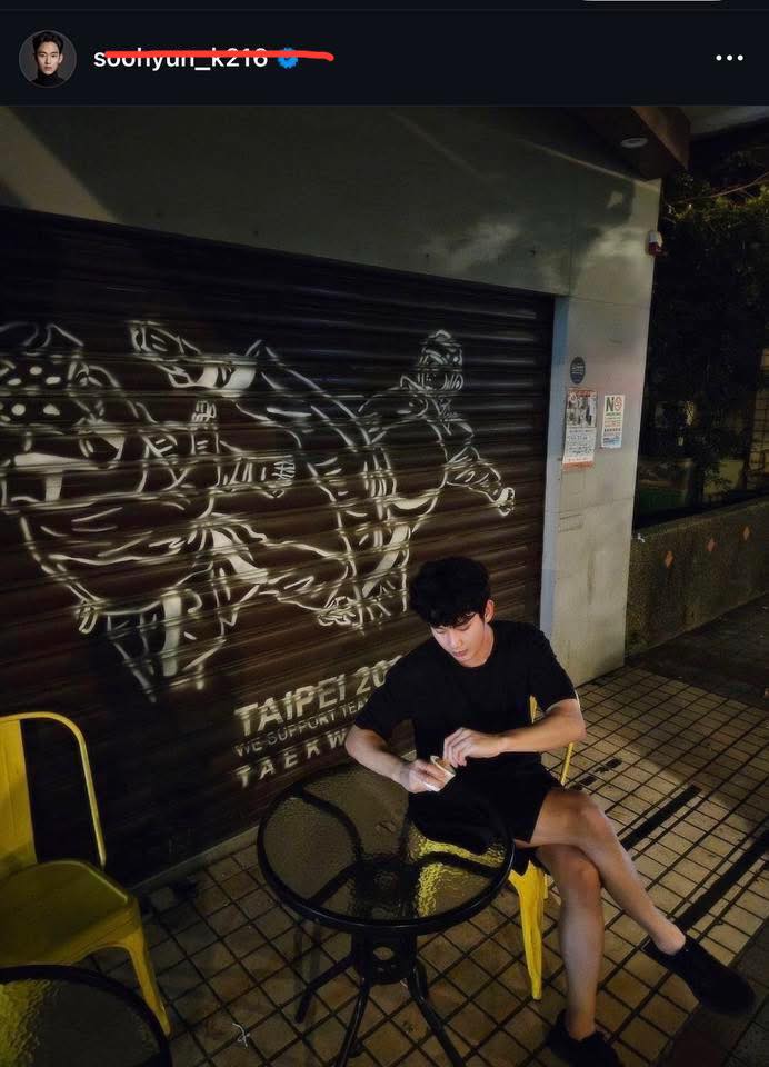 "Ông hoàng xào couple" Kim Soo Hyun và chiêu trò giả dối khiến Kim Ji Won khốn đốn 48975927410610103727261756796226803378298653n 17440023114232022528152 1744015203445 17440152036281547343302