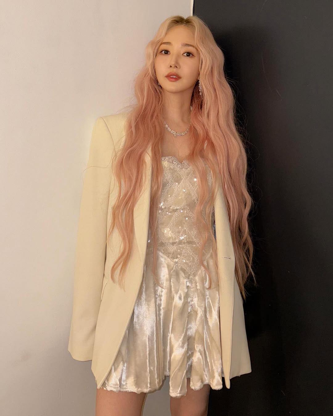 Nhan sắc đẹp chấn động của Park Min Young, công chúa tóc mây có thật ngoài đời!- Ảnh 5.