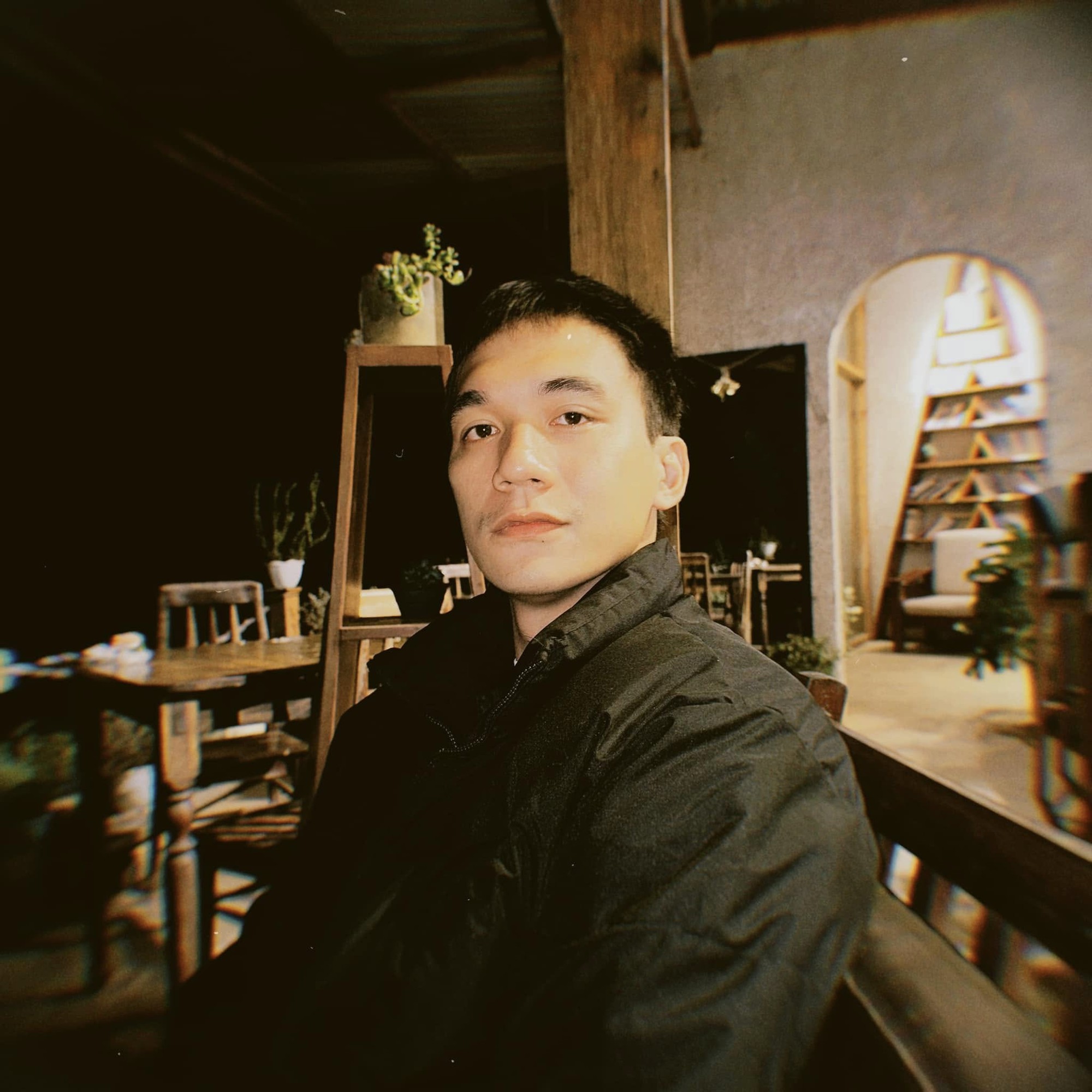 Trai đẹp 1m8 hot nhất phim Mưa Đỏ: Visual và body Trai đẹp 1m8 hot nhất phim Mưa Đỏ: Visual và body