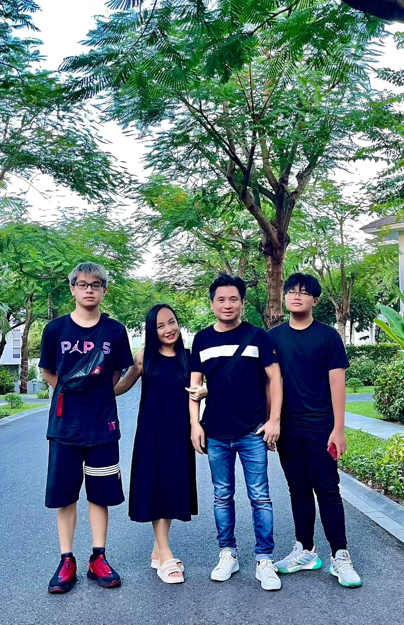 Nữ NSND vừa lên chức giám đốc nhà hát: Mỹ nhân tài sắc vẹn toàn, chồng cũng là lãnh đạo, rất nổi tiếng- Ảnh 5. Nữ NSND vừa lên chức giám đốc nhà hát: Mỹ nhân tài sắc vẹn toàn, chồng cũng là lãnh đạo, rất nổi tiếng- Ảnh 5.