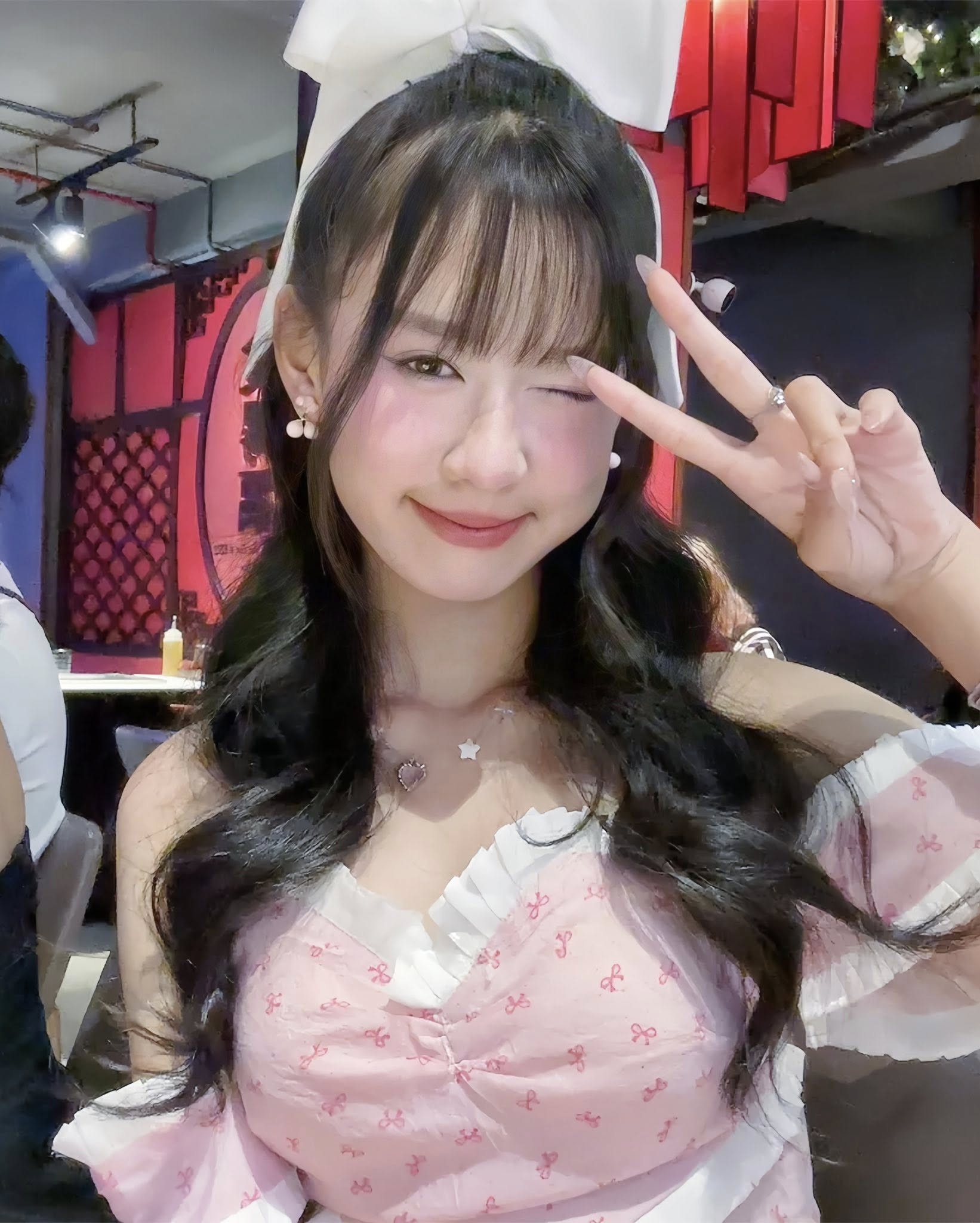 Clip hot: Sao nhí Vbiz mới 14 tuổi đã được ví như đại minh tinh, một lọn tóc bay cũng thành Clip hot: Sao nhí Vbiz mới 14 tuổi đã được ví như đại minh tinh, một lọn tóc bay cũng thành