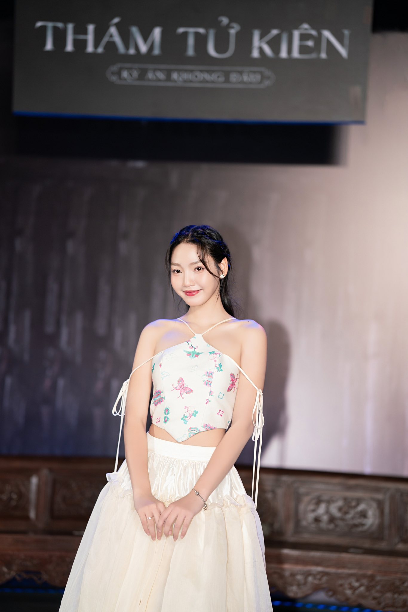 Mỹ nhân Việt mới 17 tuổi đã được săn đón tới tận cửa lớp học, hút 3 triệu view nhờ mặt mộc đẹp tuyệt đối- Ảnh 8. Mỹ nhân Việt mới 17 tuổi đã được săn đón tới tận cửa lớp học, hút 3 triệu view nhờ mặt mộc đẹp tuyệt đối- Ảnh 8.