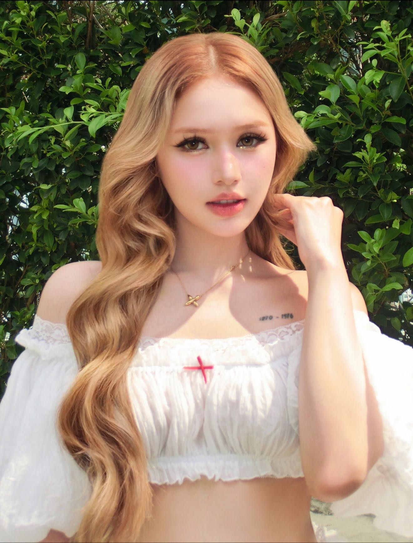 Lộ chuyện Gil Lê tình tứ với cô gái lạ, Xoài Non chất vất ngay trên livestream- Ảnh 2.