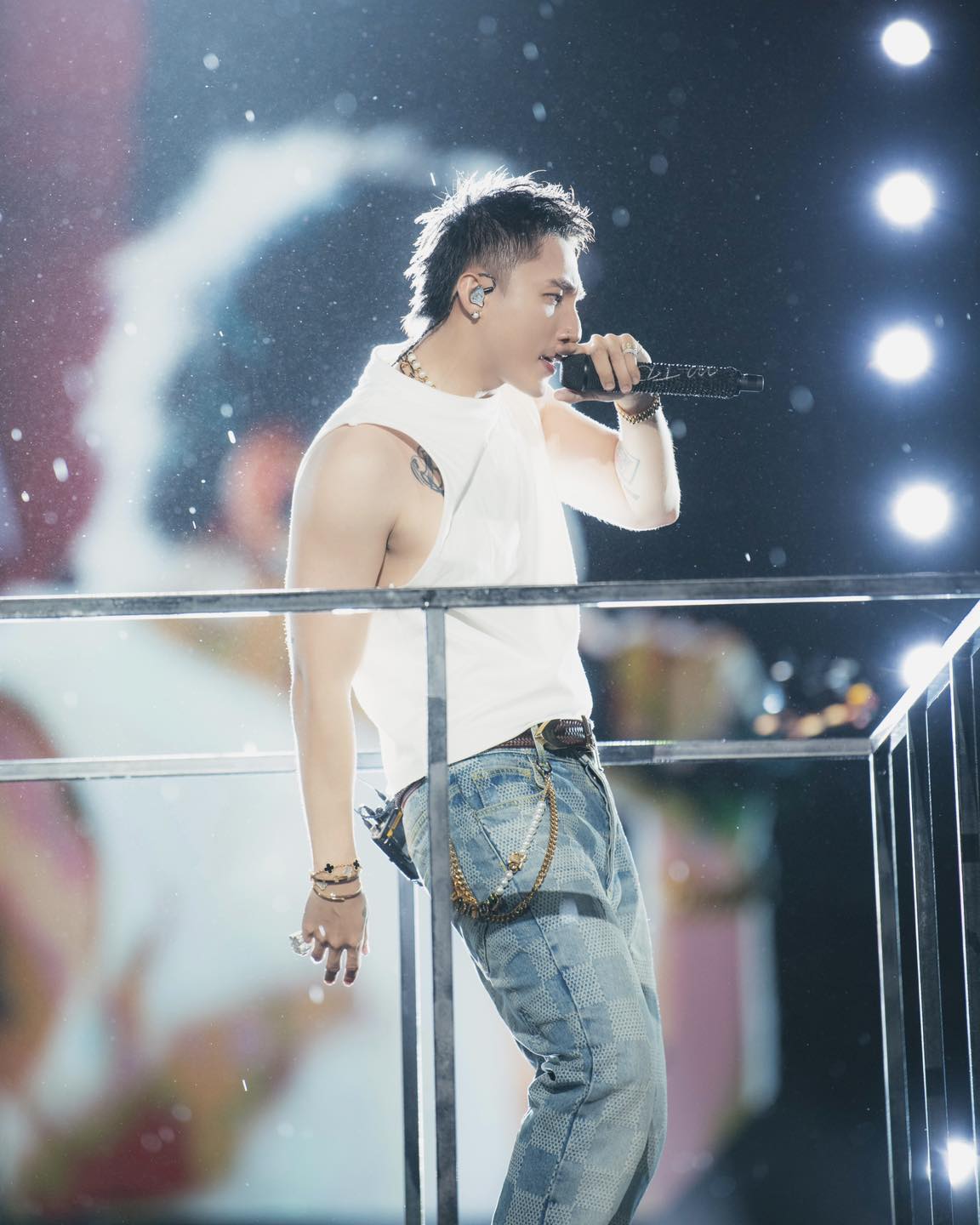 Bức ảnh lộ 1 sự thật khiến Sơn Tùng M-TP chỉ muốn