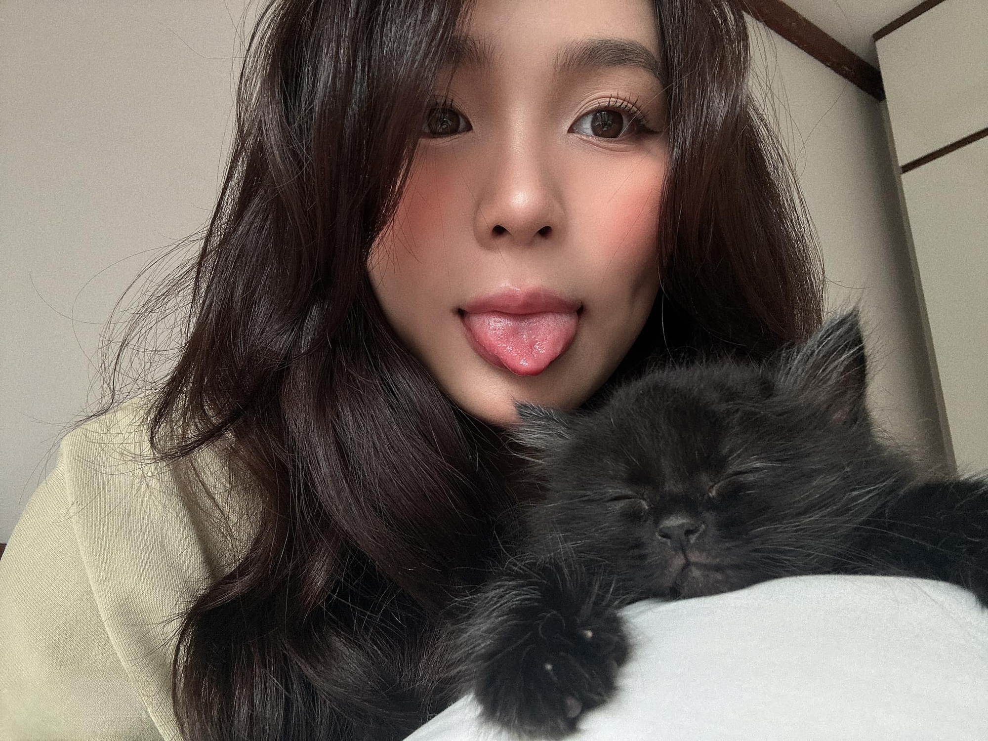 Từng xuất hiện trên show hẹn hò của Độ Mixi, khiến kênh chat FA