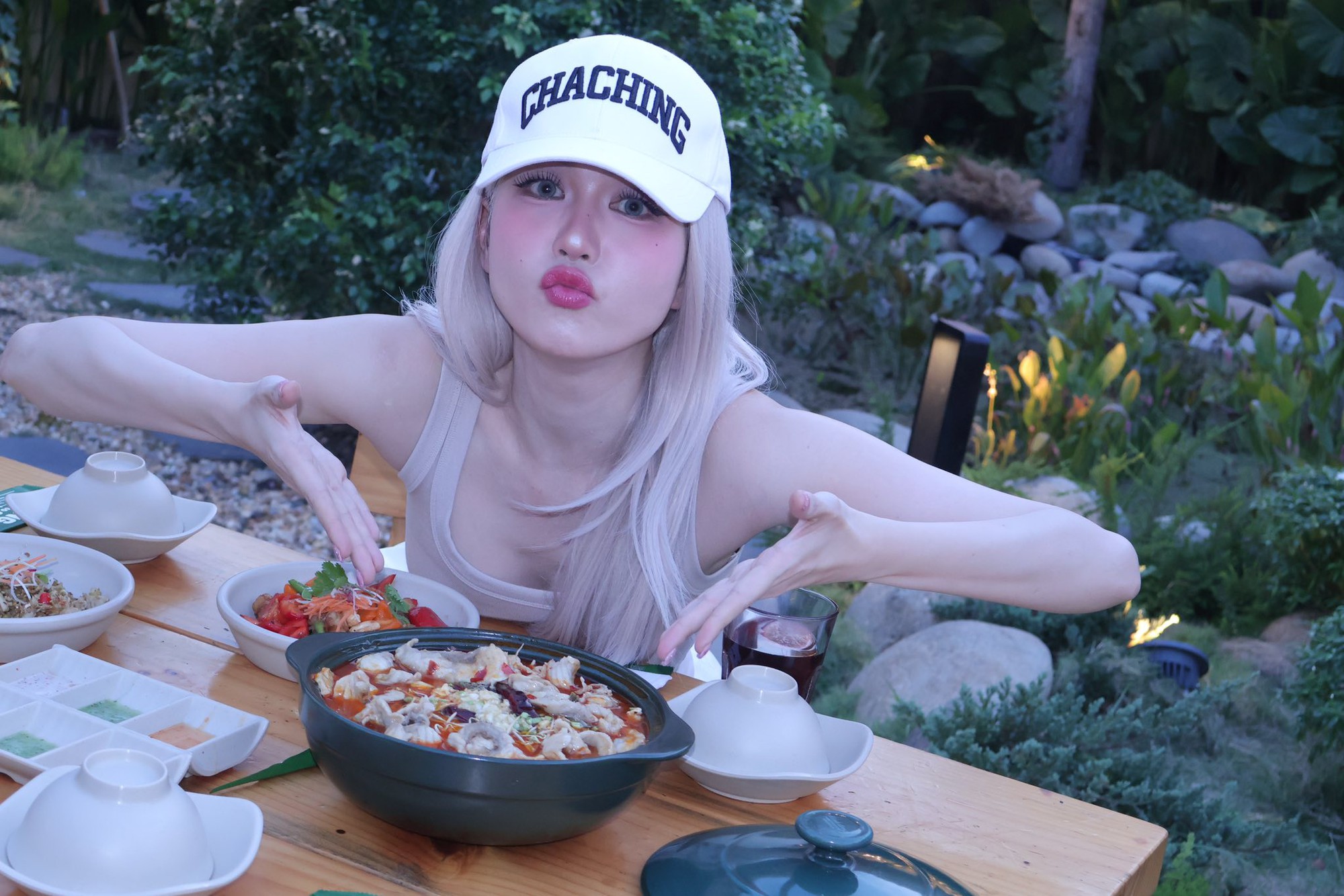 Hình ảnh khác lạ của Ngọc Trinh khi mới vào nghề- Ảnh 8. Hình ảnh khác lạ của Ngọc Trinh khi mới vào nghề- Ảnh 8.