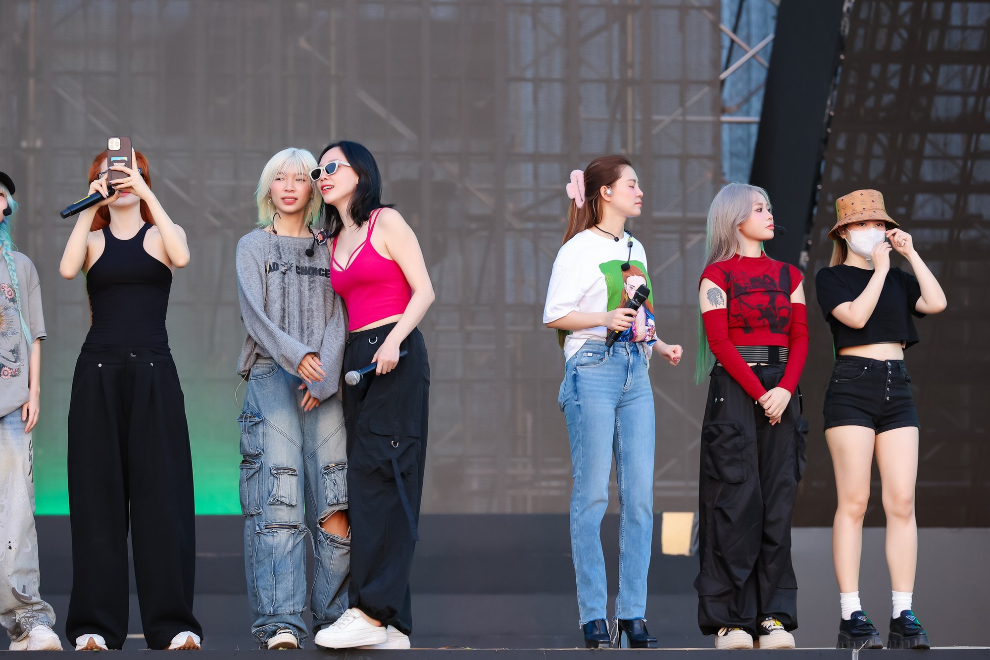 Nóng: 1 Chị Đẹp ngã đập đầu xuống đất, tình trạng hiện tại thế nào?- Ảnh 2.