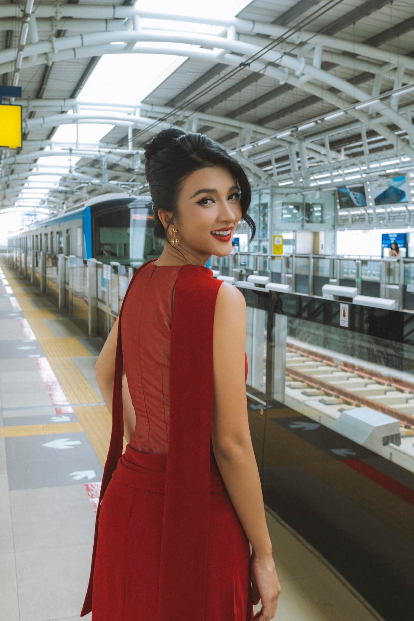 NSƯT đẹp nhất Việt Nam: 21 tuổi làm mẹ đơn thân, 38 tuổi nghi yêu đồng giới- Ảnh 11.