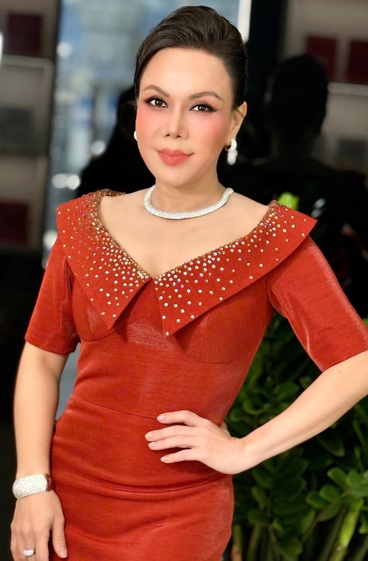 Danh hài từng ăn măng, cà chua sống qua ngày, giờ ở trong biệt thự 300 tỷ đồng- Ảnh 2.