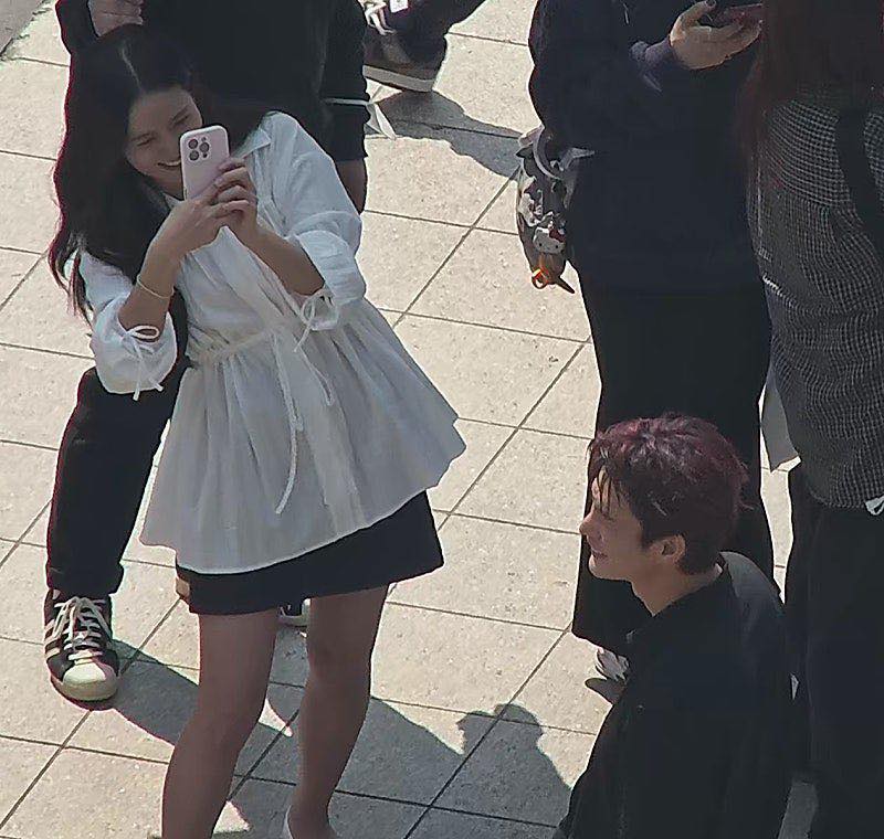 Lí do gì Jisoo (BLACKPINK) không đến cổ vũ Jennie, Lisa tại Coachella?- Ảnh 7.