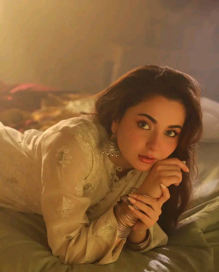 10 mỹ nhân đẹp nhất thế giới 2025: Địch Lệ Nhiệt Ba xếp thứ 3, hạng 1 đẳng cấp khen mấy cũng không đủ- Ảnh 6.