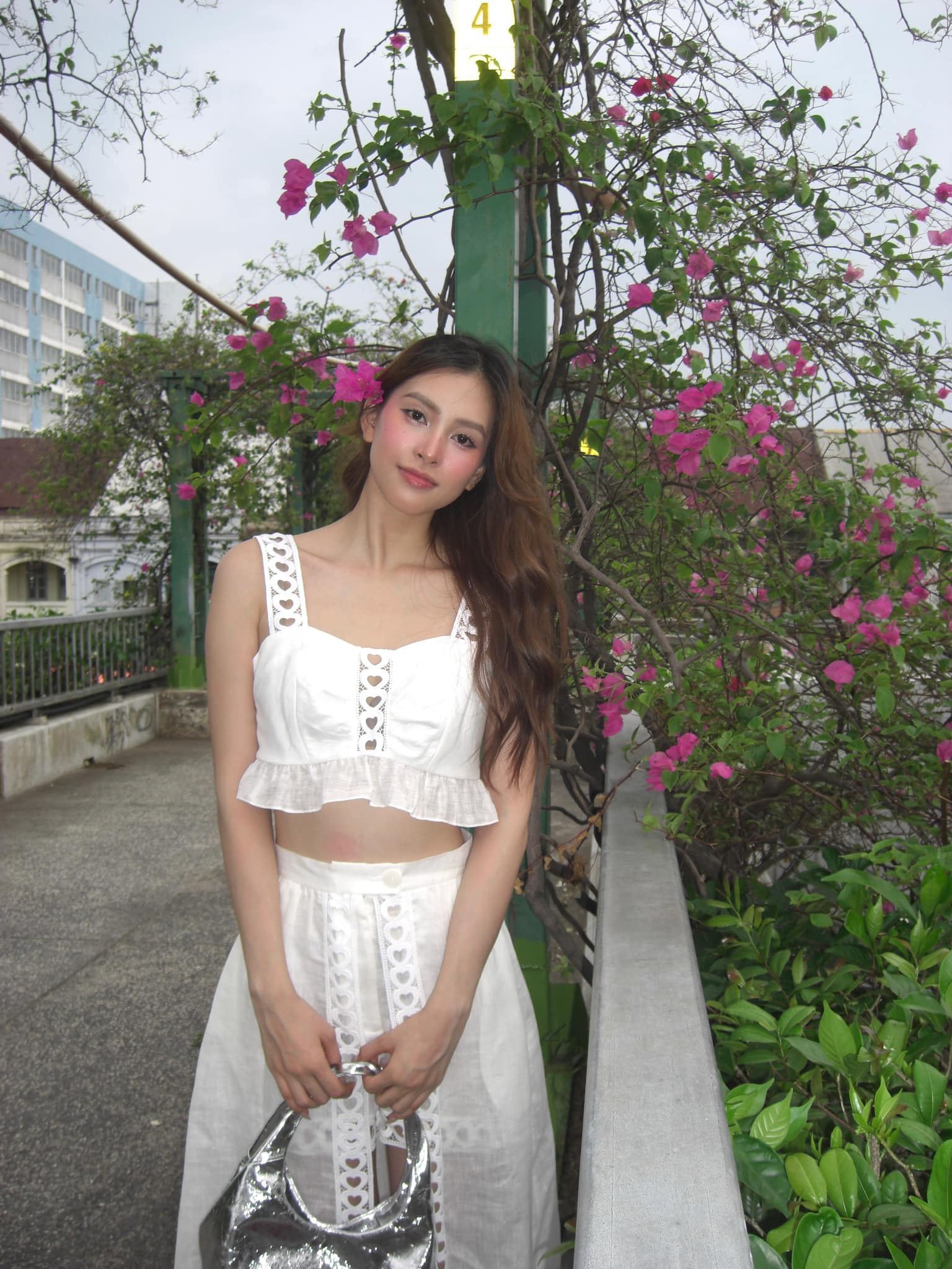 Bức ảnh làm lộ thái độ Tiểu Vy giữa lúc Quốc Anh bị tấn công vì drama