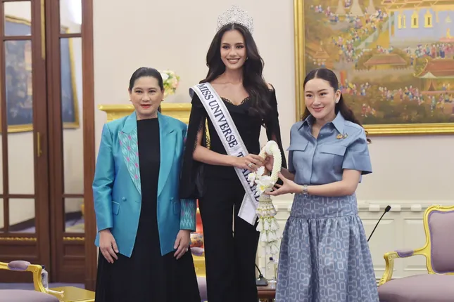 Tân Hoa hậu Thế giới được Thủ tướng Thái Lan khen ngợi- Ảnh 1.