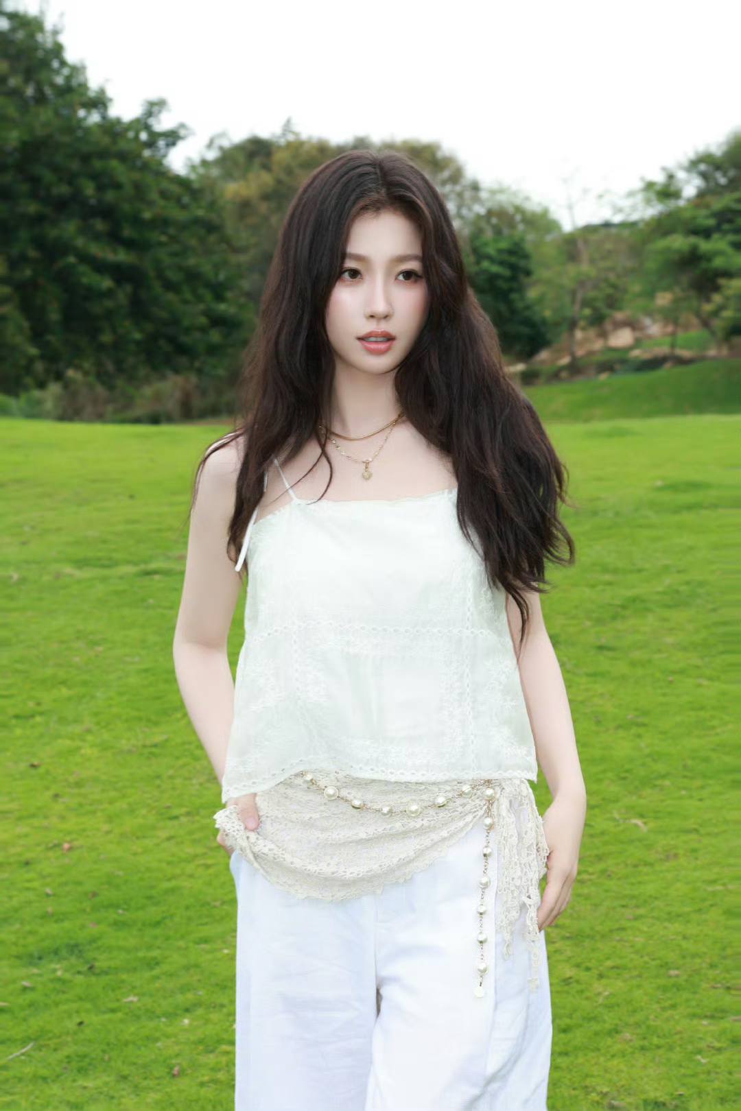 "Thánh lố" Ngu Thư Hân mất tích không tìm thấy 49111753612461604937413293068033907179866339n 17598964829802007783771 1759904469557 17599044700921259395703