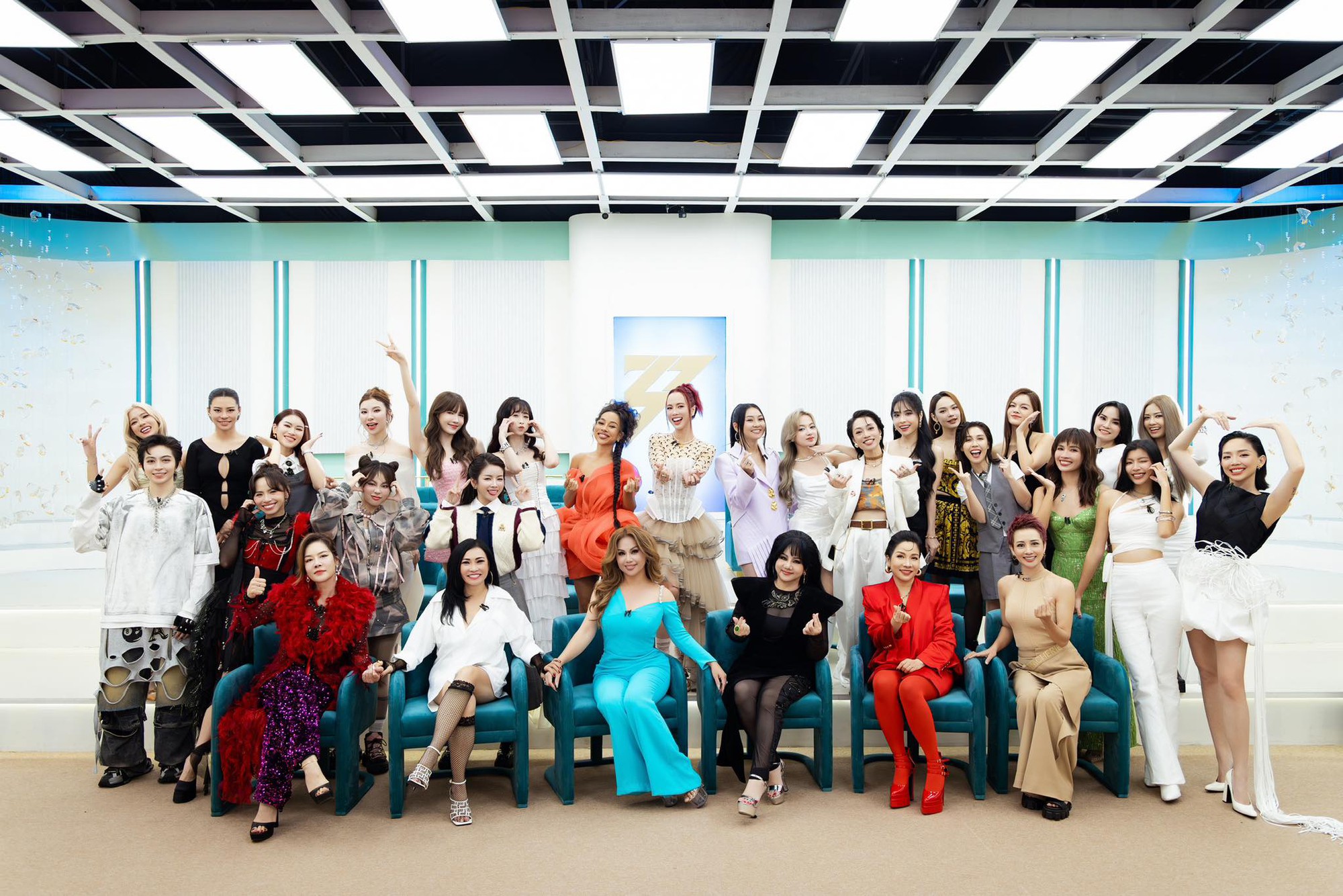 Vụ ồn ào đấu tố Chị đẹp: Lộ chuyện 1 sao nữ sai trang phục khiến ekip ngừng ghi hình, người trong cuộc nói gì?- Ảnh 4.