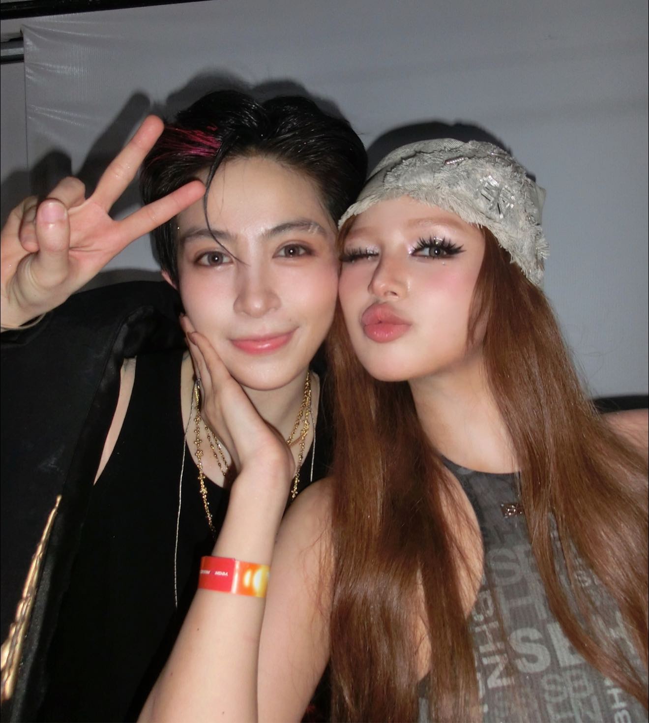 Lộ chuyện Gil Lê tình tứ với cô gái lạ, Xoài Non chất vất ngay trên livestream- Ảnh 3.