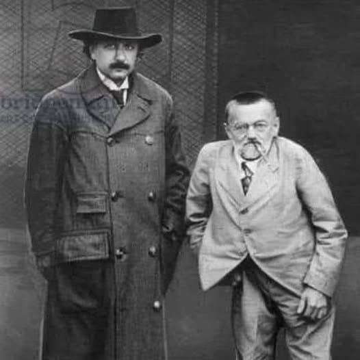 Sự thật đằng sau câu chuyện nhát búa 10.000 USD và một trí tuệ ngang tầm Einstein bị thế giới lãng quên- Ảnh 1.