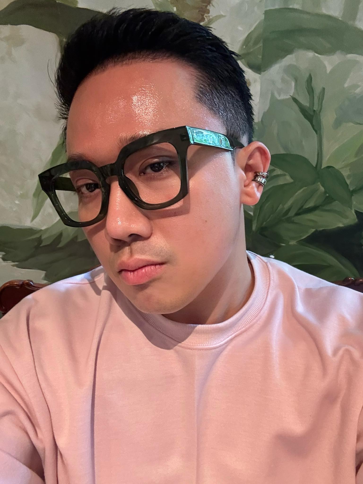 Trấn Thành đăng đàn chất vấn vì khán giả xin chụp ảnh cùng nhưng lại vô tình nói điều này- Ảnh 1. Trấn Thành đăng đàn chất vấn vì khán giả xin chụp ảnh cùng nhưng lại vô tình nói điều này- Ảnh 1.