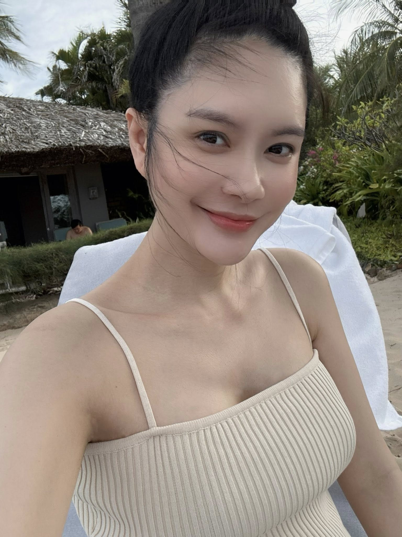 Đoàn Di Băng đang làm gì giữa lúc chồng bị bắt?- Ảnh 2.