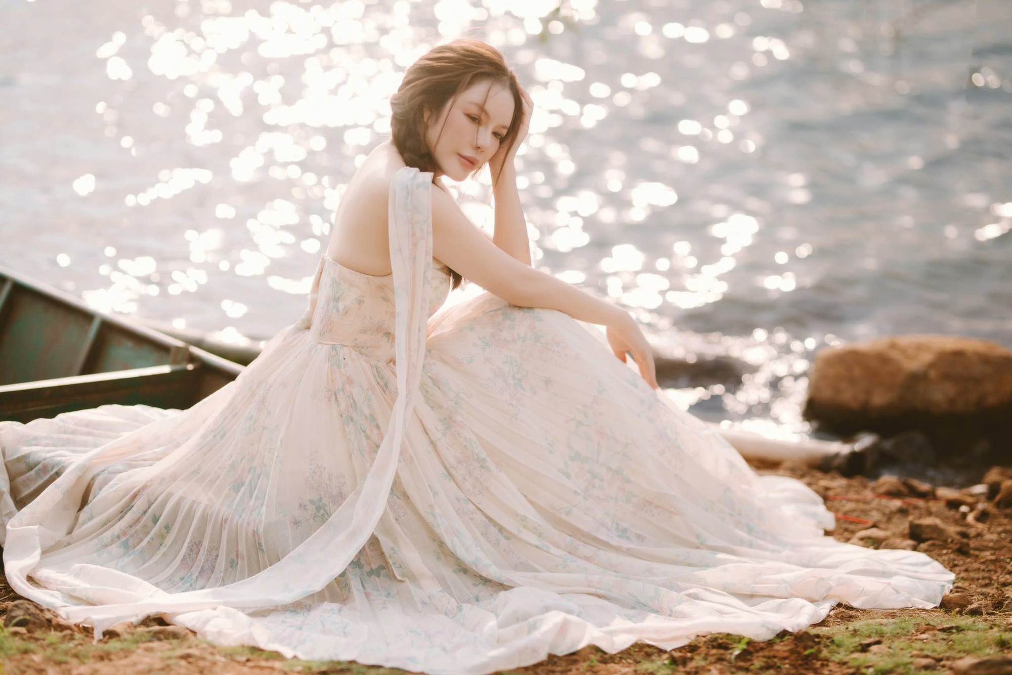 Nữ đại gia showbiz sở hữu biệt thự trăm tỷ dát vàng ở TP.HCM, 43 tuổi có người yêu mới- Ảnh 8.