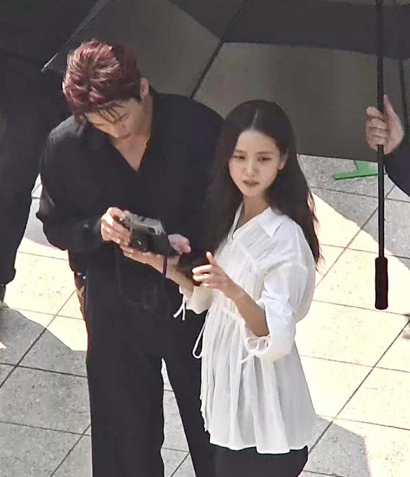 Lí do gì Jisoo (BLACKPINK) không đến cổ vũ Jennie, Lisa tại Coachella?- Ảnh 6.