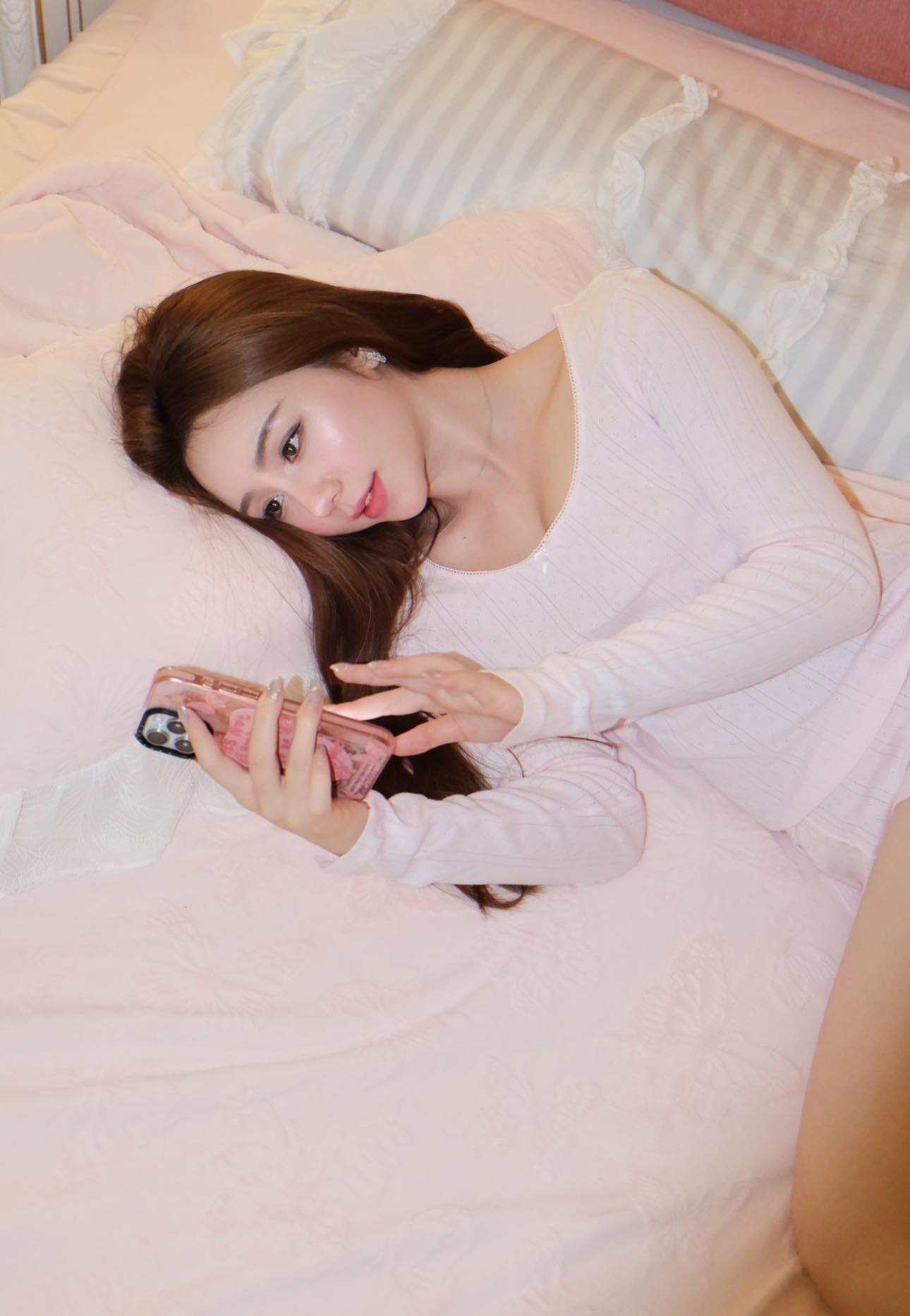 Quỳnh Kool khoe sắc vóc nuột nà, chẳng hở bạo vẫn gợi cảm, quyến rũ- Ảnh 7.