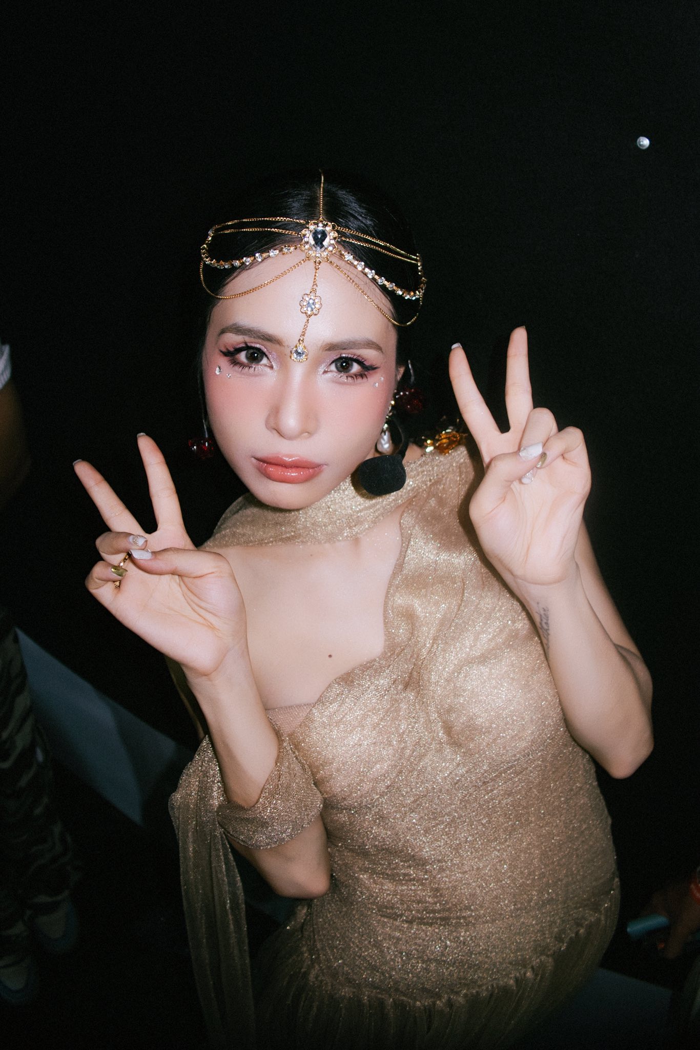 Vẻ mũm mĩm 12 năm trước của chị đẹp phú bà, chỉ đổi 1 thứ mà nhìn như người khác- Ảnh 7. Vẻ mũm mĩm 12 năm trước của chị đẹp phú bà, chỉ đổi 1 thứ mà nhìn như người khác- Ảnh 7.