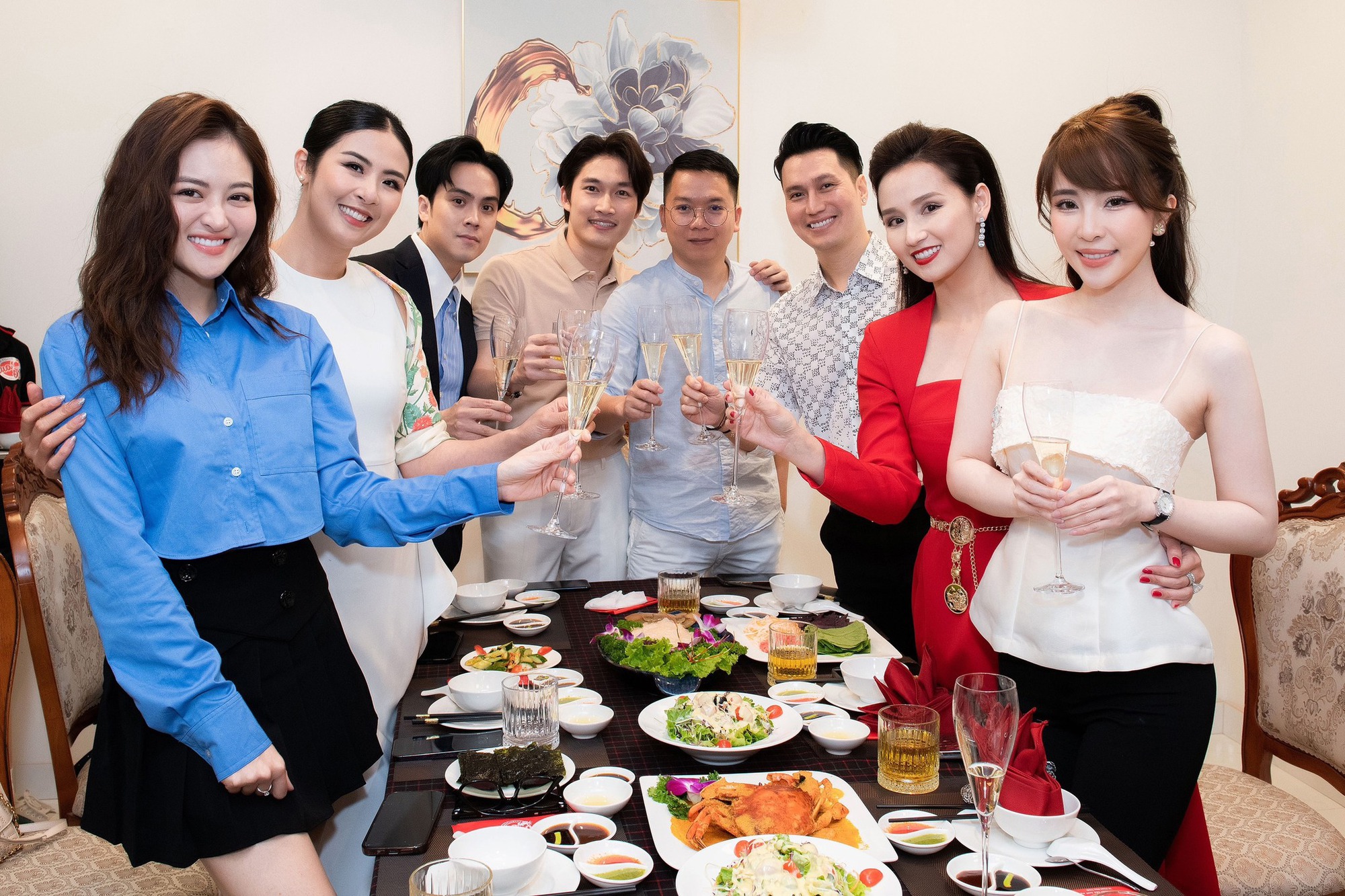 Dàn sao khủng dự kiến đổ bộ đám cưới Đình Tú và hot girl kém 5 tuổi, hội phù rể như này thì