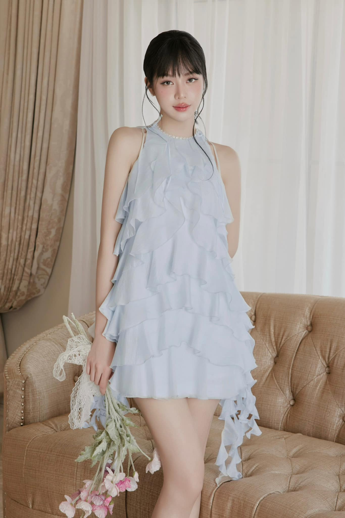 Khoảnh khắc Thanh Thuỷ lép vế trước 2 Á hậu Vbiz, visual đỉnh chóp mà bị