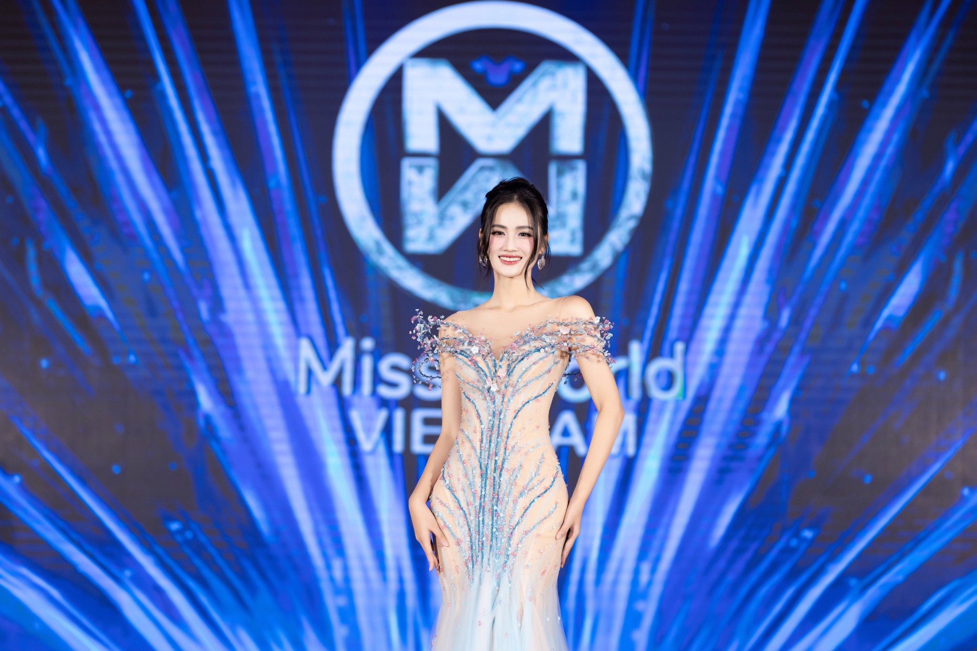 Bắt cận thái độ của Ý Nhi khi trượt Top 20 Miss World, netizen lo lắng điều này- Ảnh 3.