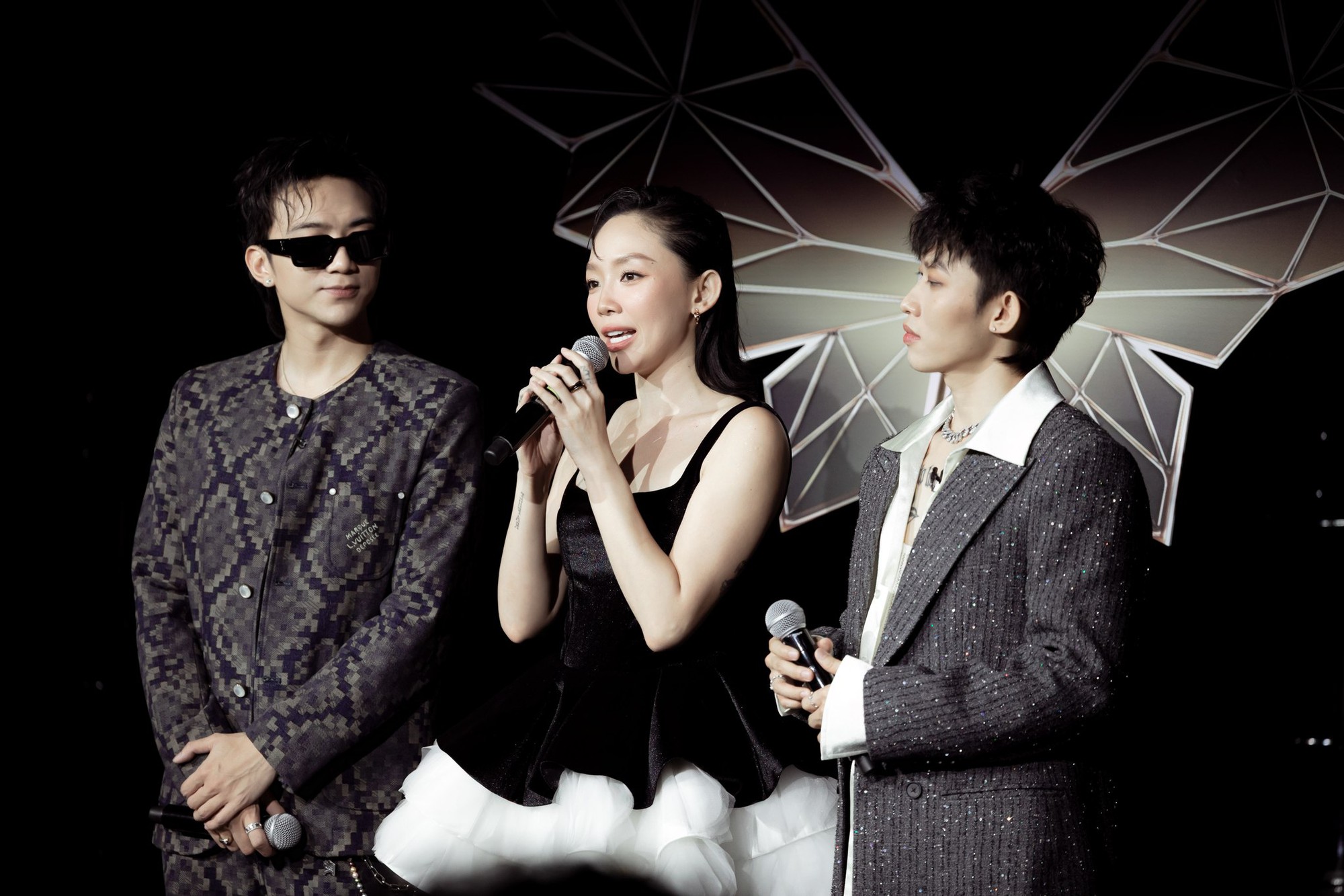 Hot boy Vietnam Idol Kids tái xuất lạ lẫm sau gần 10 năm, tại sao lại chọn NSX Anh trai chông gai?- Ảnh 2. Hot boy Vietnam Idol Kids tái xuất lạ lẫm sau gần 10 năm, tại sao lại chọn NSX Anh trai chông gai?- Ảnh 2.