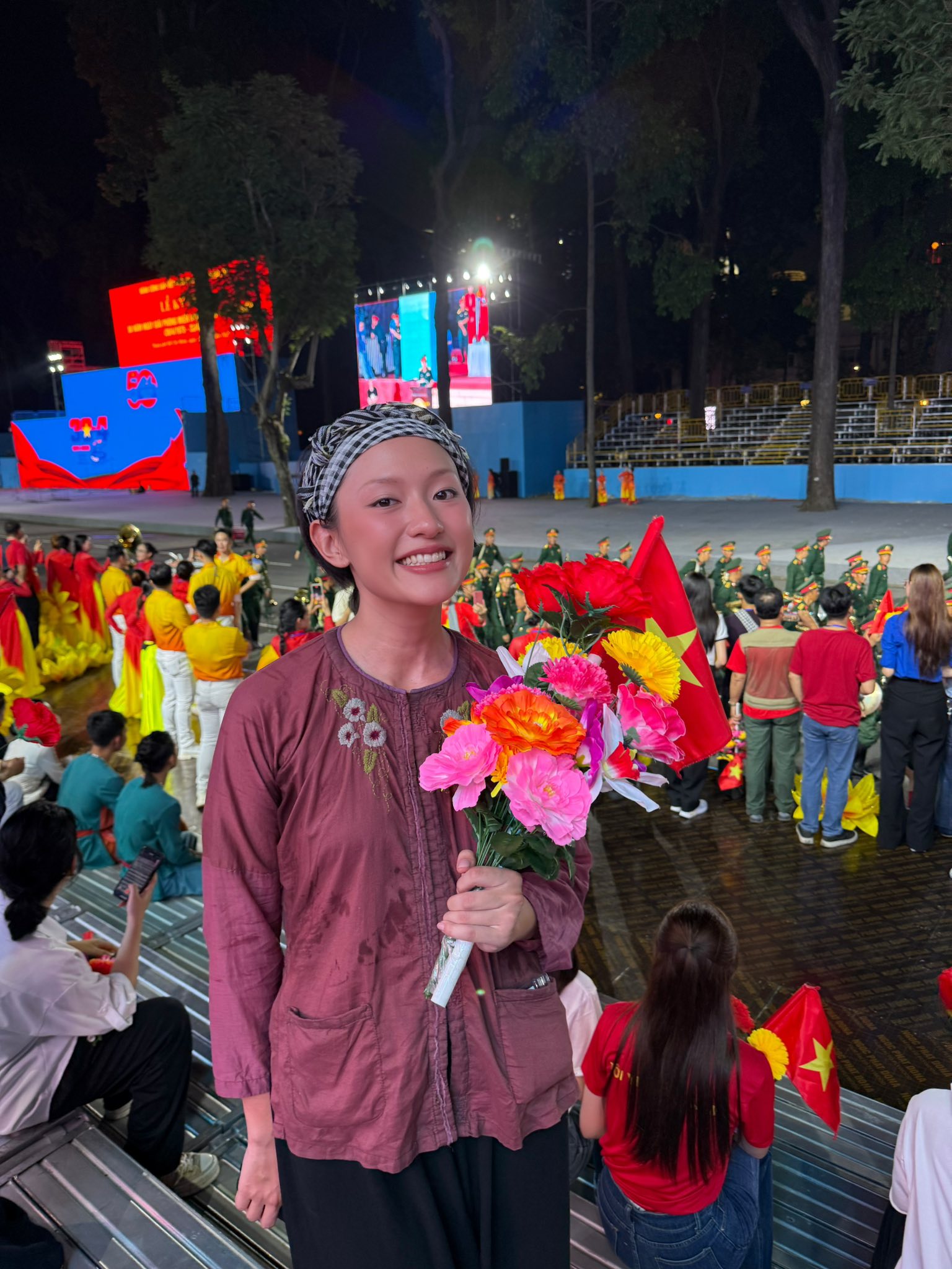 Bức hình 2 sao Việt tổng duyệt diễu binh khiến hàng triệu người nghẹn ngào, “hòa bình đẹp lắm” là đây chứ đâu!- Ảnh 4.