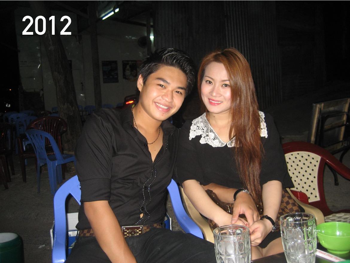 Nam ca sĩ Việt quấn quýt bên vợ hơn 8 tuổi, có 2 con riêng như thuở mới yêu- Ảnh 2.