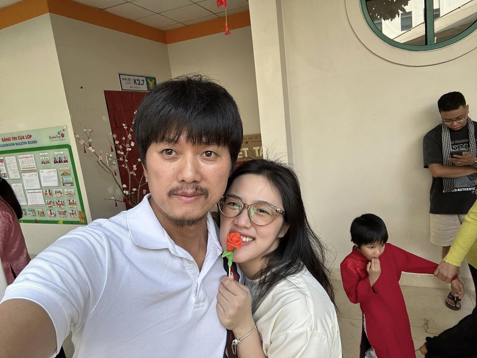 Vợ kém 16 tuổi bị chê xuề xoà, làm lố trong ngày kỷ niệm yêu, Quách Ngọc Tuyên phản ứng- Ảnh 5.