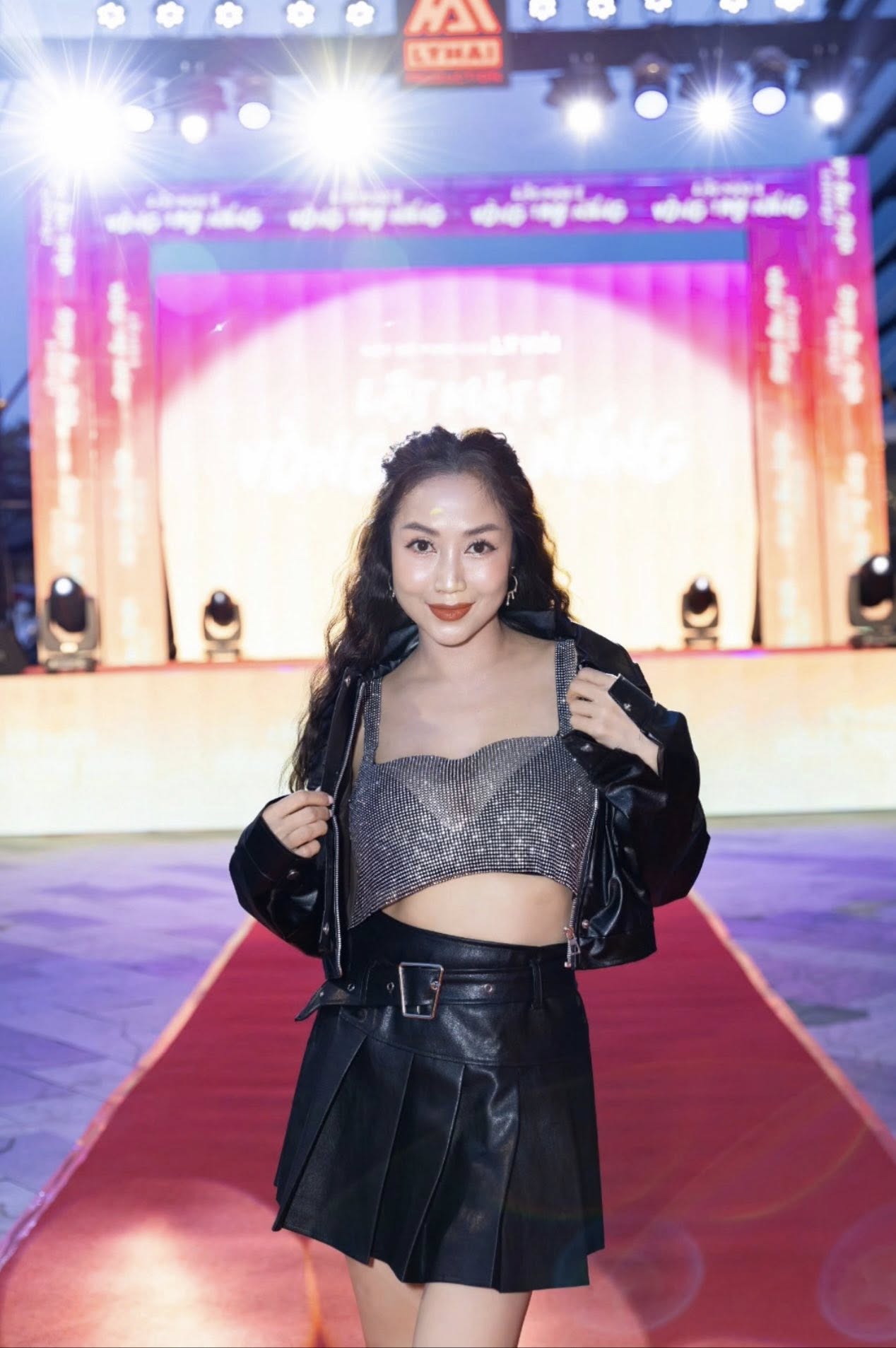 Giật mình trước diện mạo lạ hoắc của Ốc Thanh Vân- Ảnh 6.