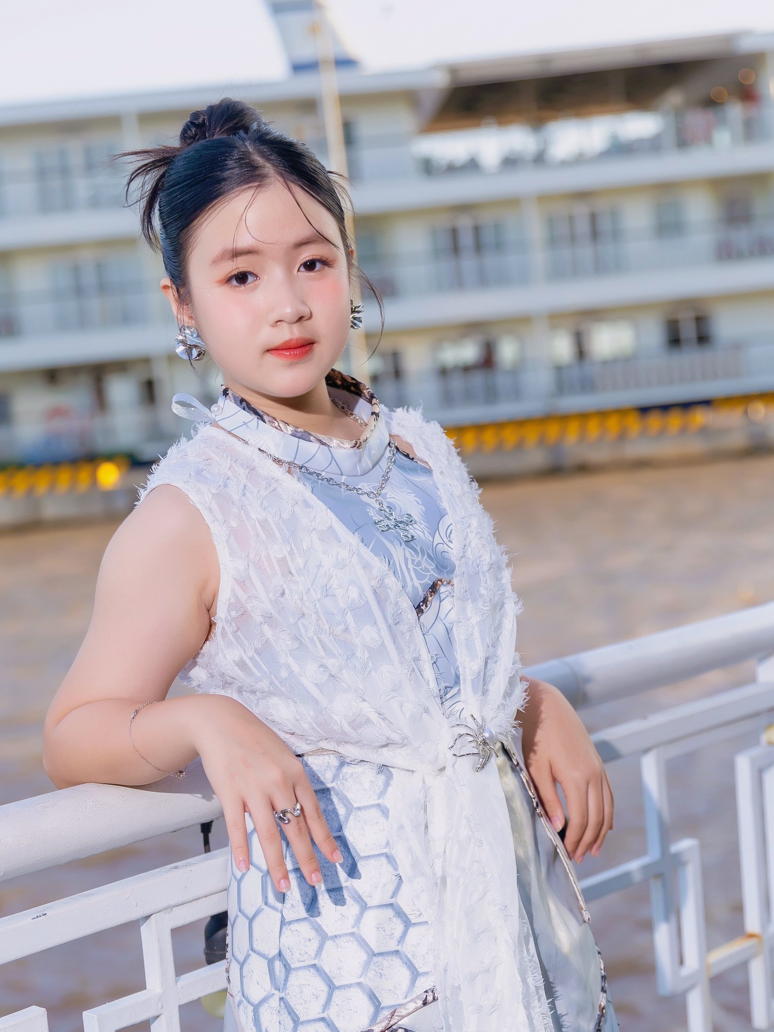 Ngỡ ngàng với dung mạo hiện tại của em bé được Trấn Thành mời đóng phim trăm tỷ khi mới 10 tuổi- Ảnh 8. Ngỡ ngàng với dung mạo hiện tại của em bé được Trấn Thành mời đóng phim trăm tỷ khi mới 10 tuổi- Ảnh 8.