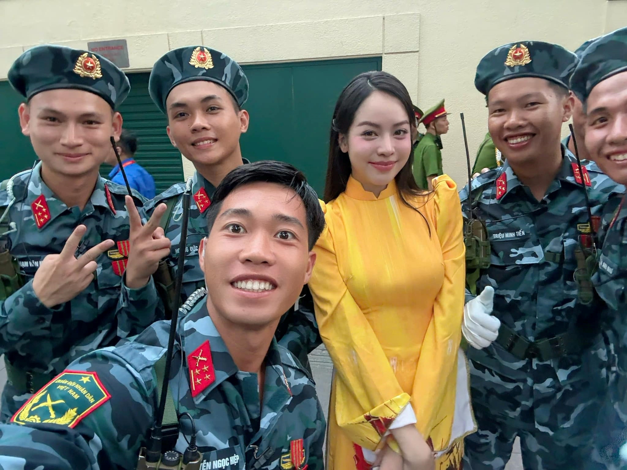 Tổng duyệt ngày 27/4: Hoa hậu Thanh Thủy, Lan Ngọc và dàn sao Việt diện áo dài, tất bật chuẩn bị từ 3h sáng- Ảnh 15.