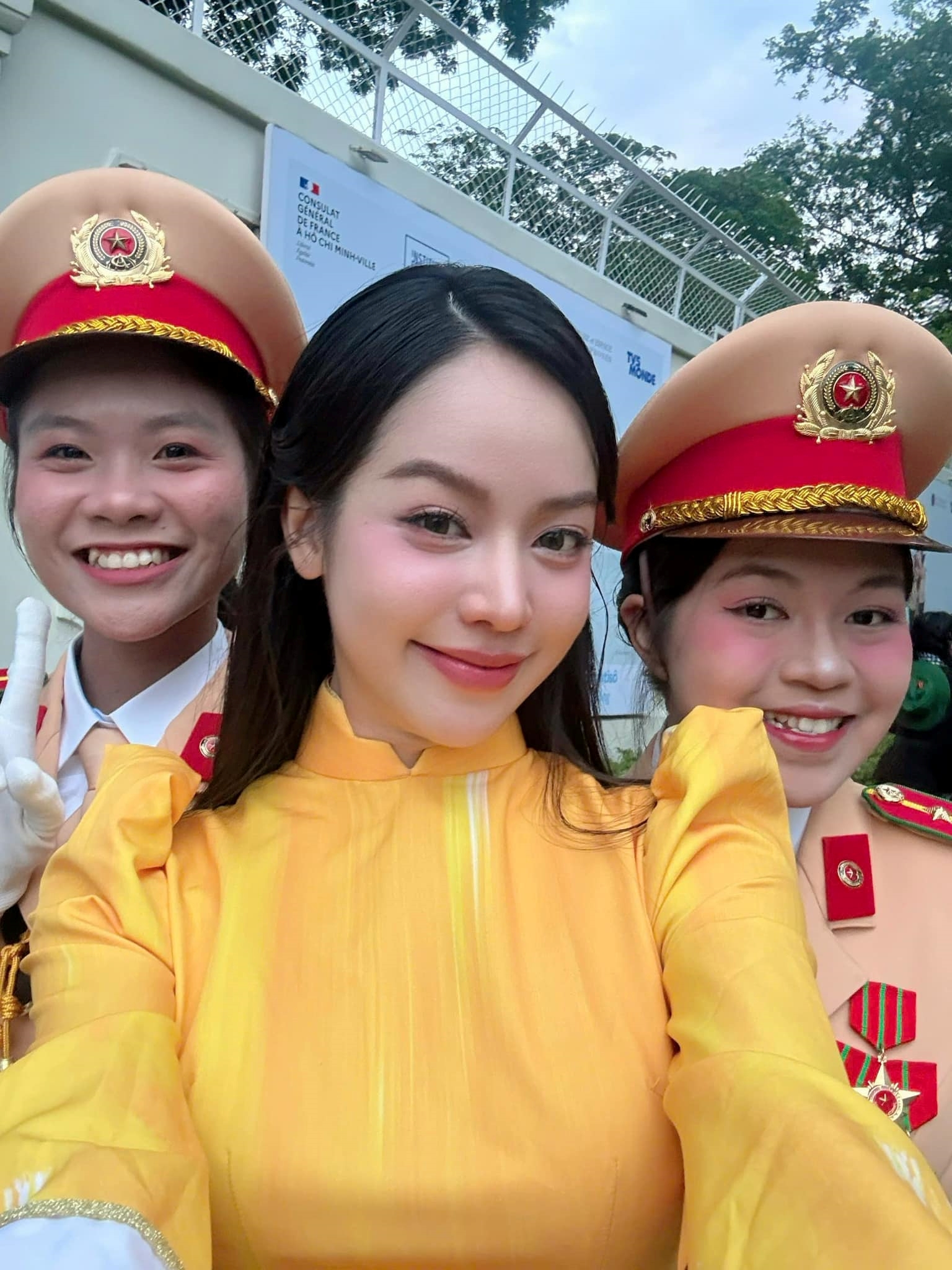 Tổng duyệt ngày 27/4: Hoa hậu Thanh Thủy, Lan Ngọc và dàn sao Việt diện áo dài, tất bật chuẩn bị từ 3h sáng- Ảnh 10.