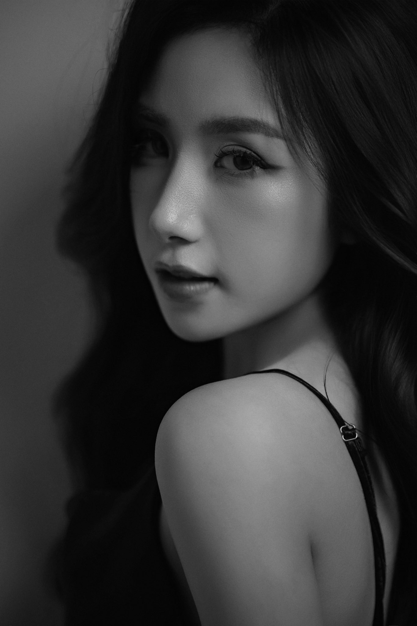 "Vợ quốc dân" Tiểu Hý gây thương nhớ với bộ ảnh tuyệt đối "slay" 49332100714201682924757124763725672525487889n 1 17456507223991416691865 1745653265129 17456532653061830267533