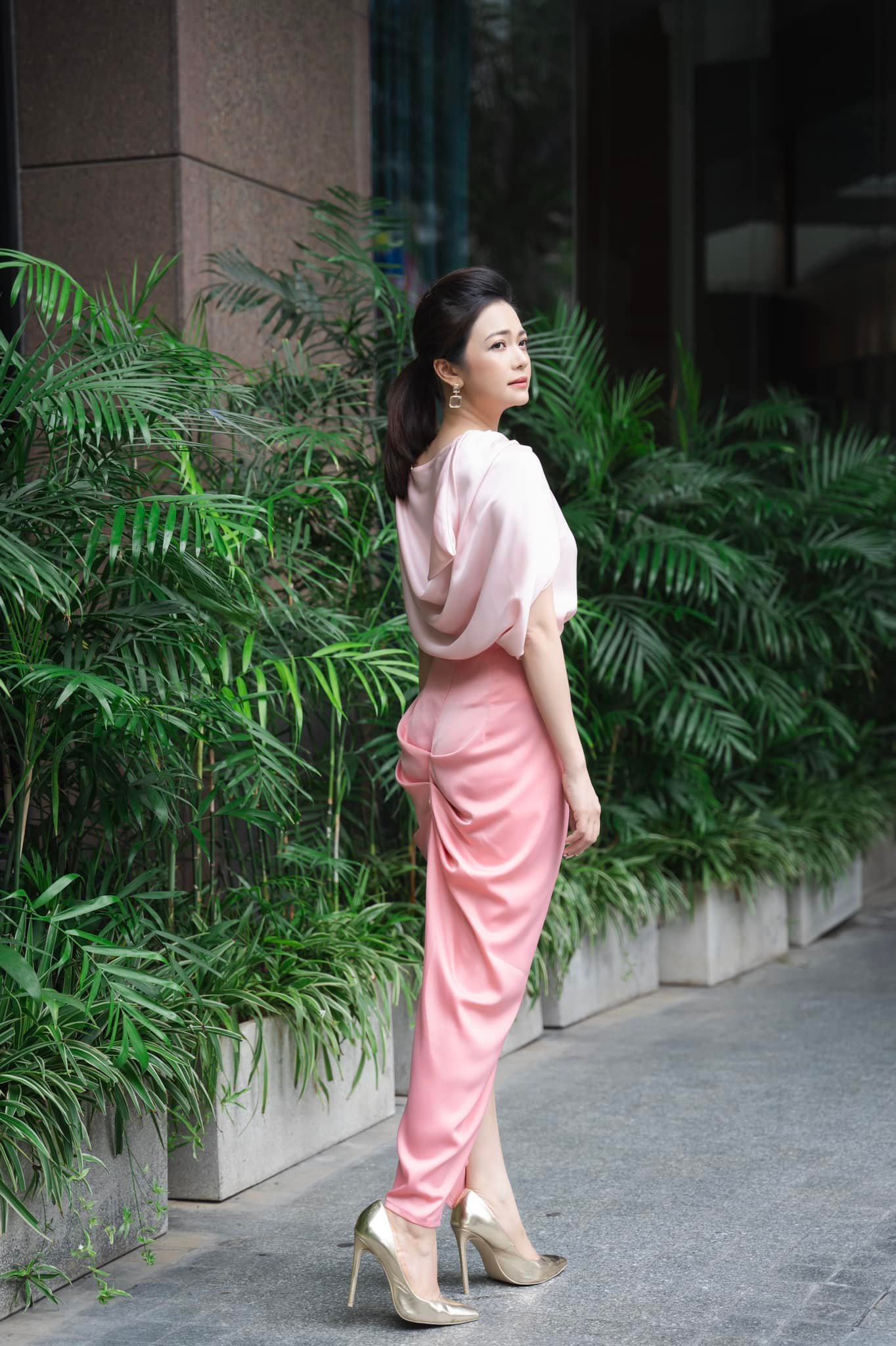 Nữ NSƯT là mỹ nhân phim giờ vàng: Nữ NSƯT là mỹ nhân phim giờ vàng: