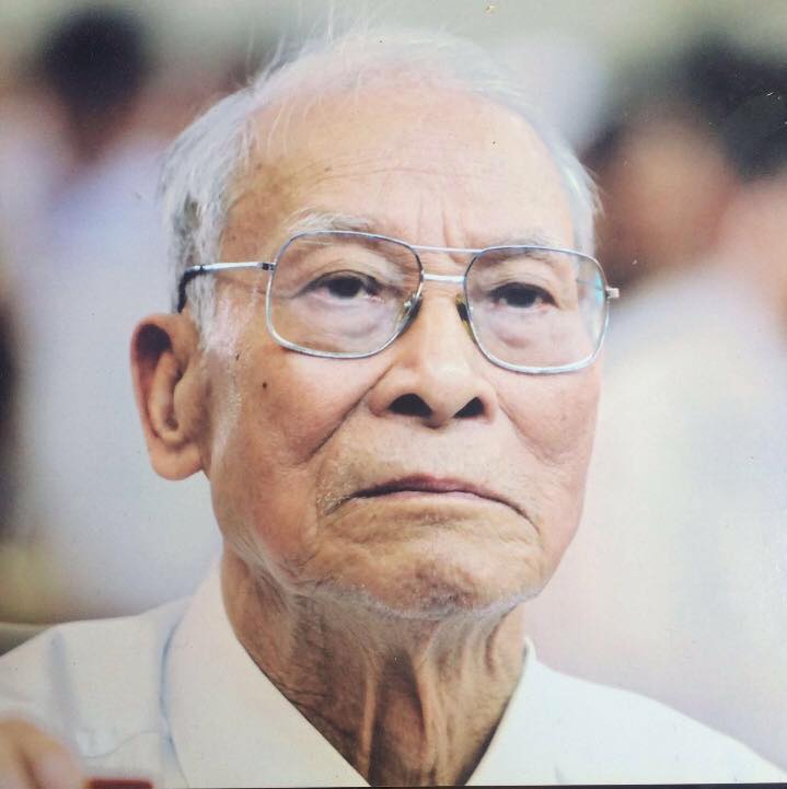 Nữ ca sĩ kể chuyện đạn bi cắm hơn 50 năm trong mắt bố cựu chiến binh, Trang Pháp tưởng nhớ ông ngoại Đại sứ- Ảnh 4. Nữ ca sĩ kể chuyện đạn bi cắm hơn 50 năm trong mắt bố cựu chiến binh, Trang Pháp tưởng nhớ ông ngoại Đại sứ- Ảnh 4.